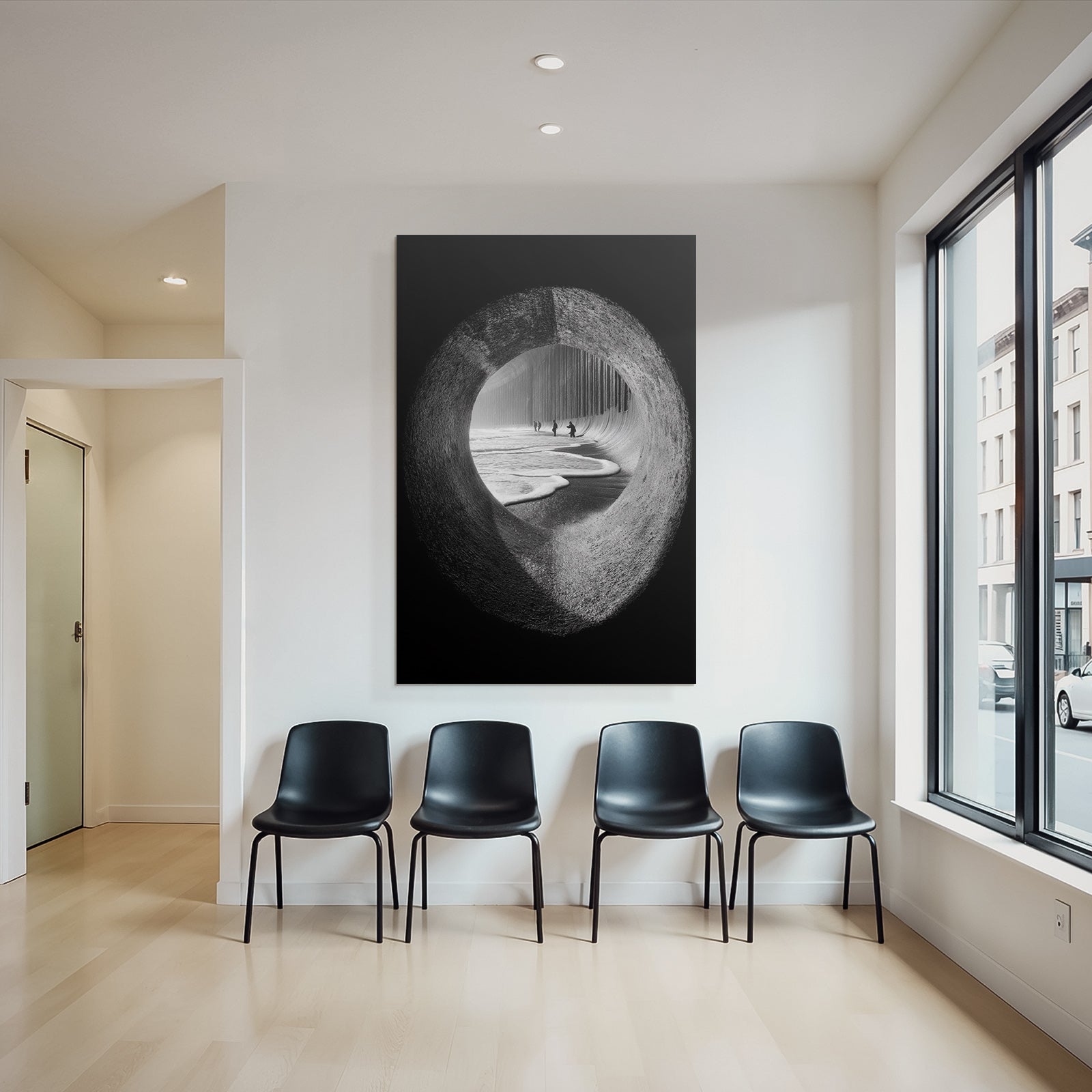 Schwarzweiss Foto Aussicht Durch Ein Loch Am Strand Mit Leuten Und Wellen