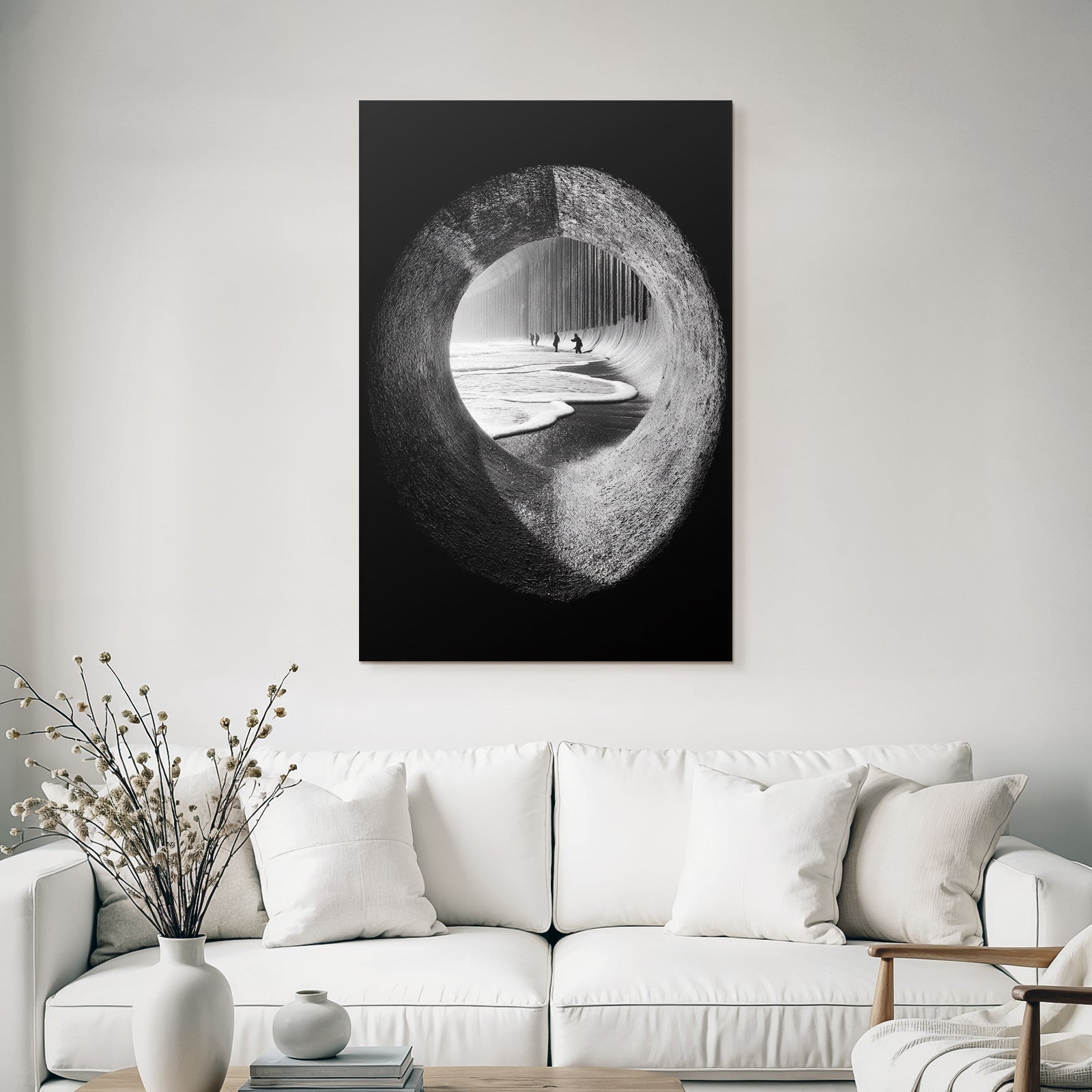 Schwarzweiss Foto Aussicht Durch Ein Loch Am Strand Mit Leuten Und Wellen