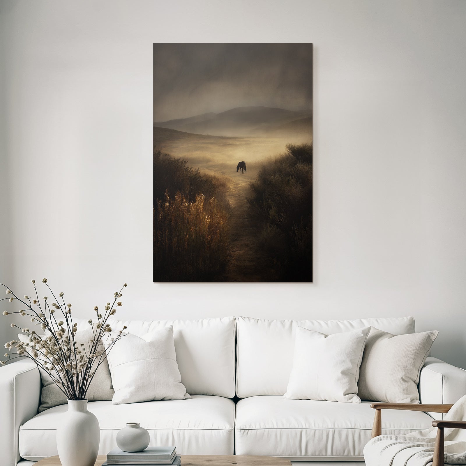 Serene Landschaft Einzelner Pferd Neblig Mystisch