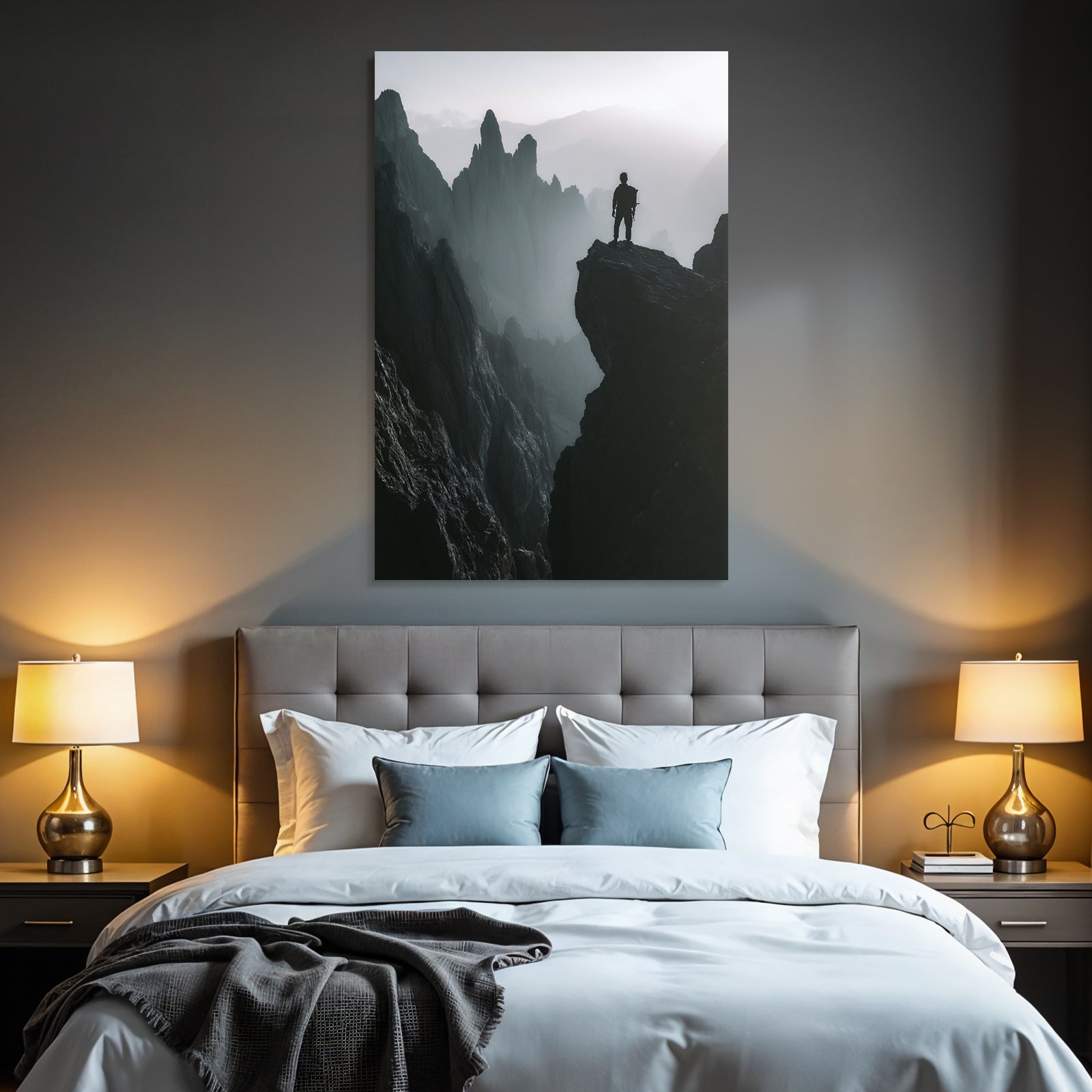 Silhouette Einer Person Auf Einer Klippe Mit Berglandschaft Im Nebel