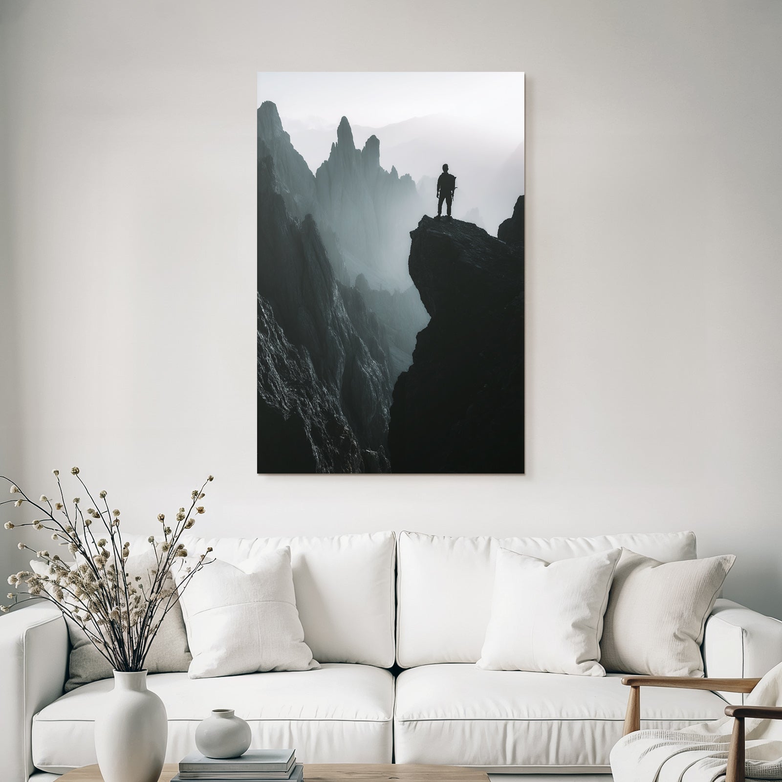 Silhouette Einer Person Auf Einer Klippe Mit Berglandschaft Im Nebel