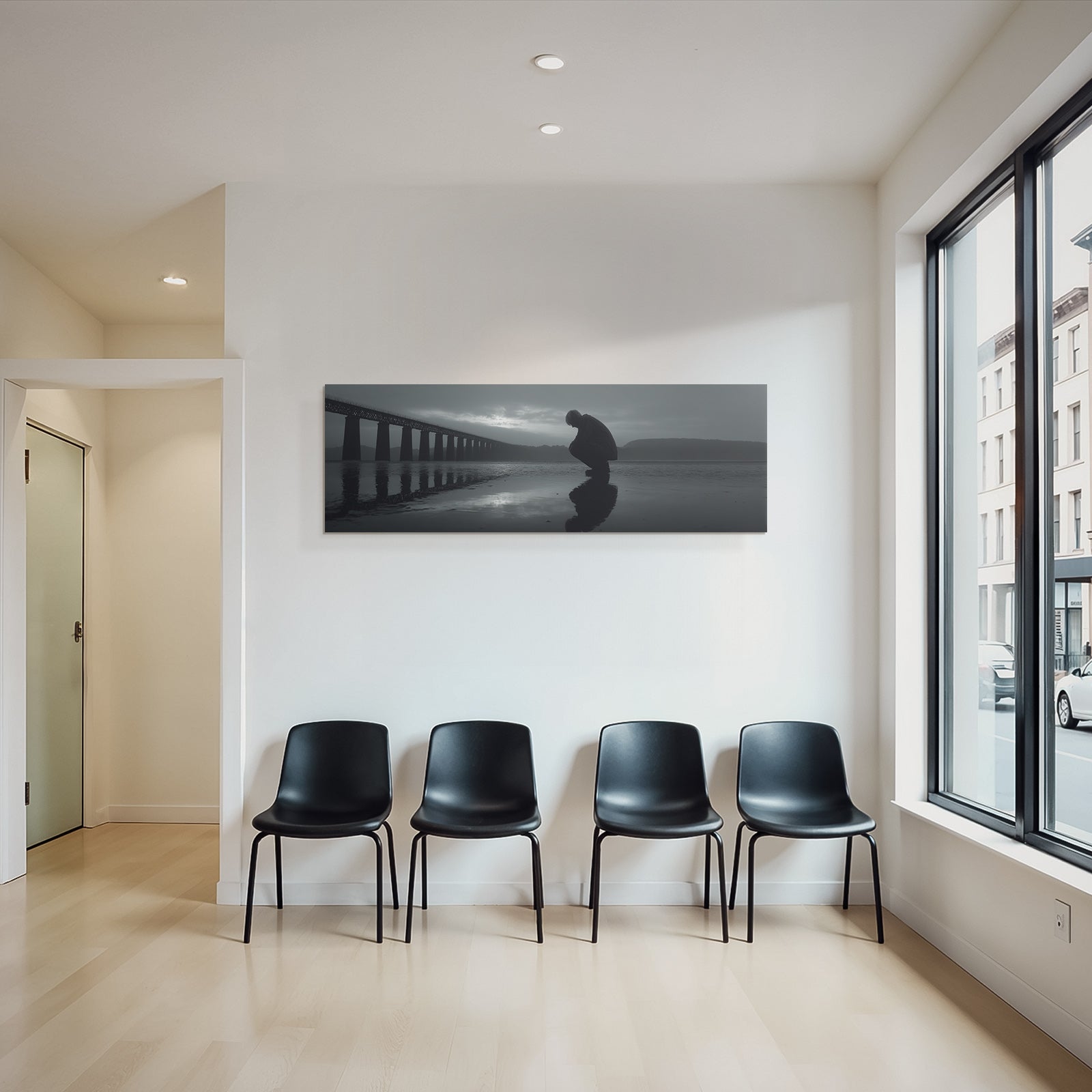 Silhouette Am Brueckenufer Im Abendlicht