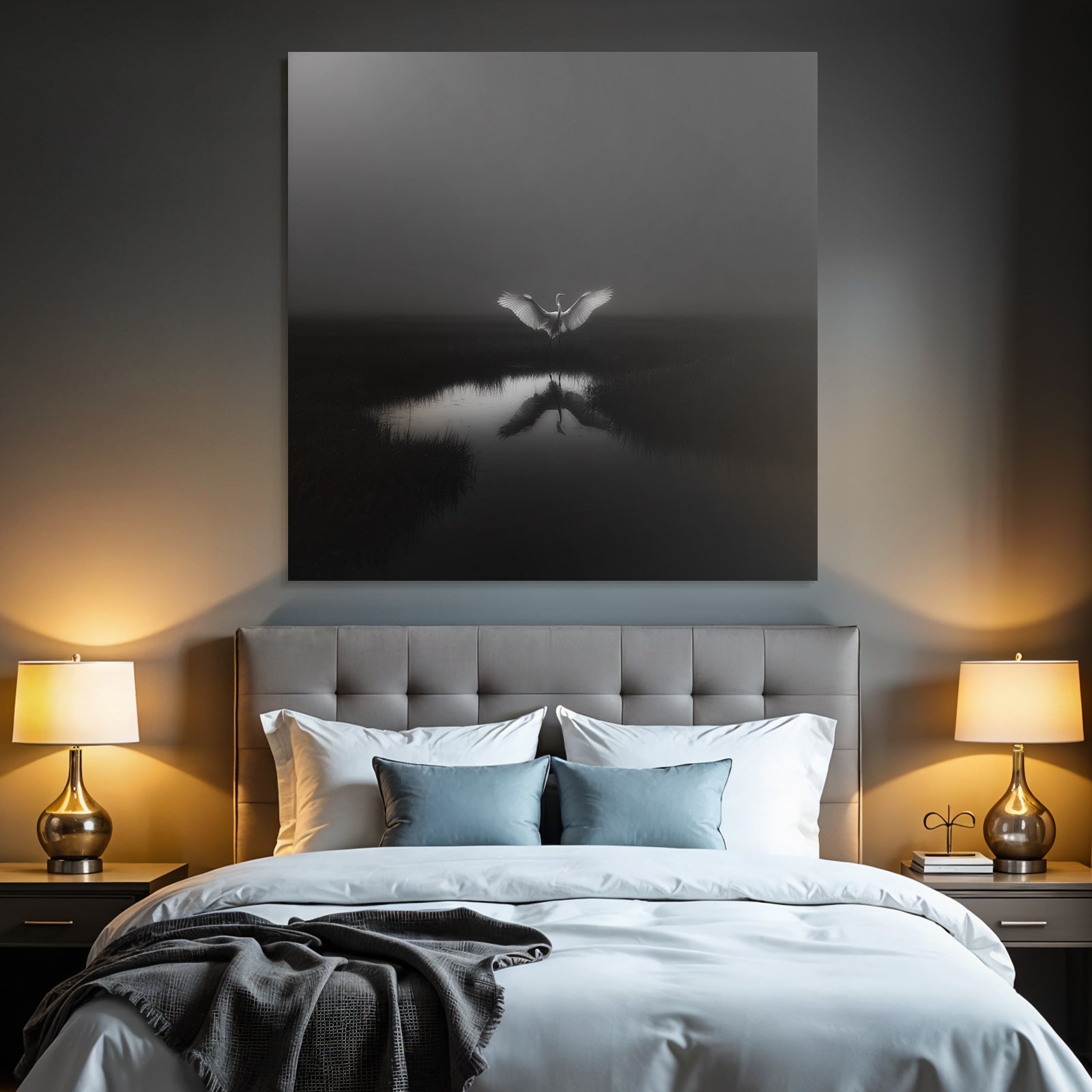 Schwarzweiß Photo Von Einer Egretta Im Naßen Biotop Mit Reflexionen