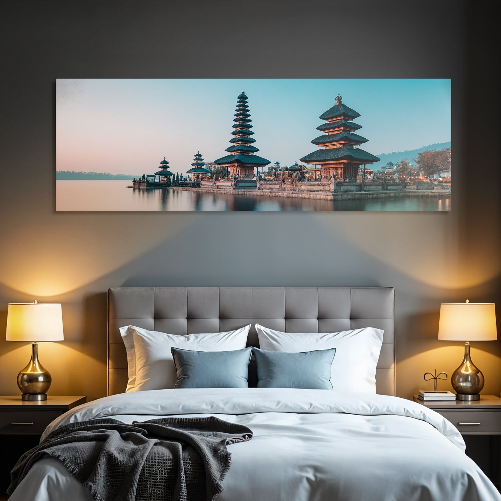 Balinesischer Tempelkomplex Am Wasser Bei Dämmerung