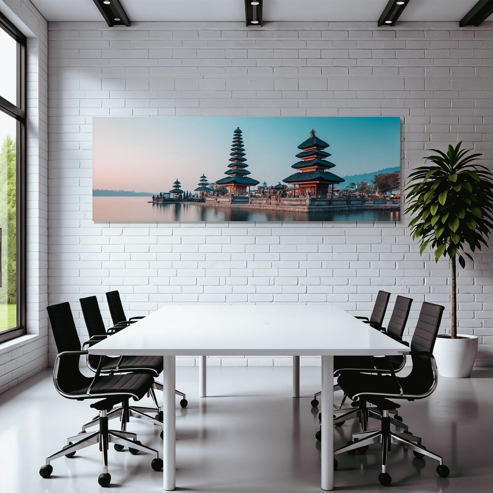 Balinesischer Tempelkomplex Am Wasser Bei Dämmerung