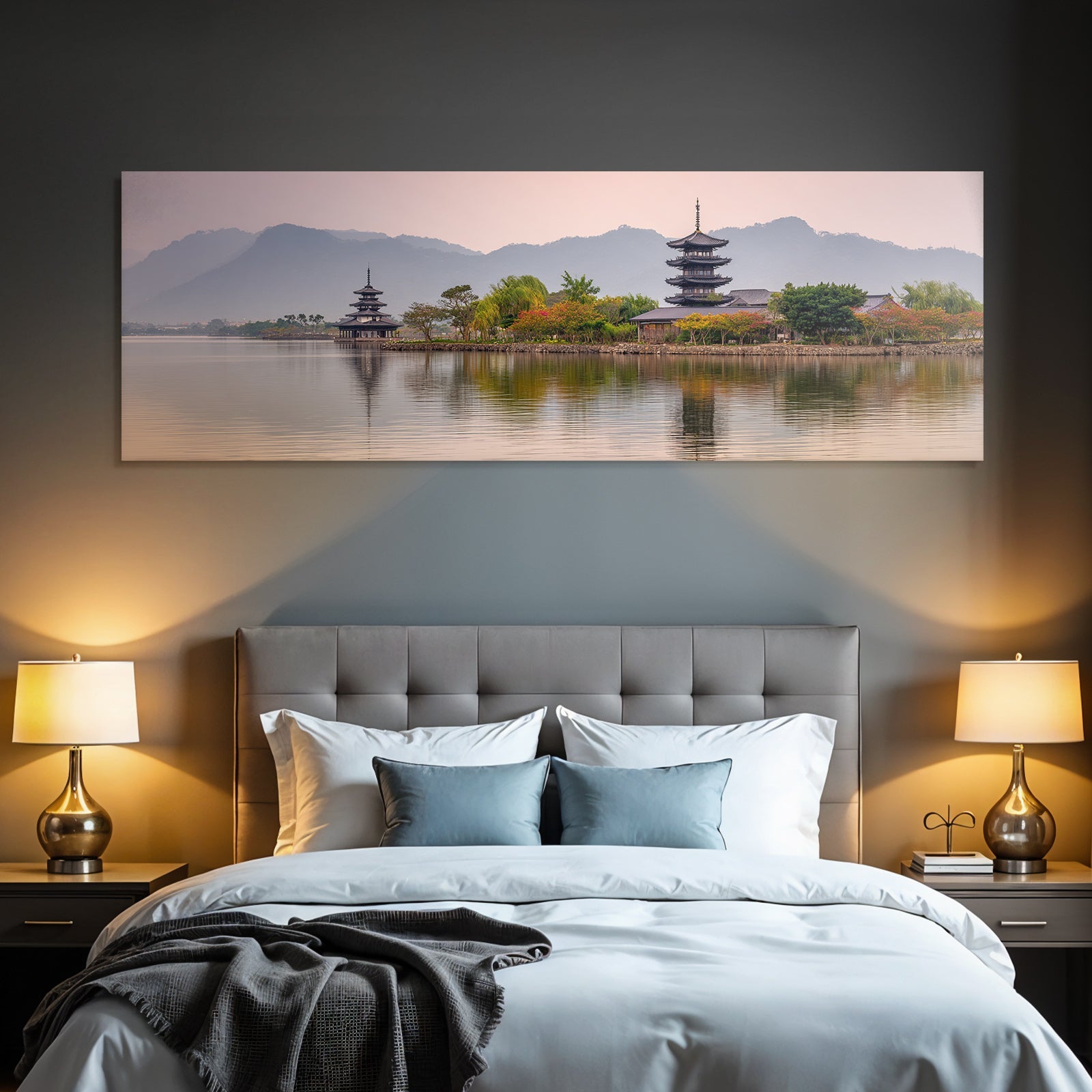 See Mit Pagoden Und Bergen Im Sonnenaufgang