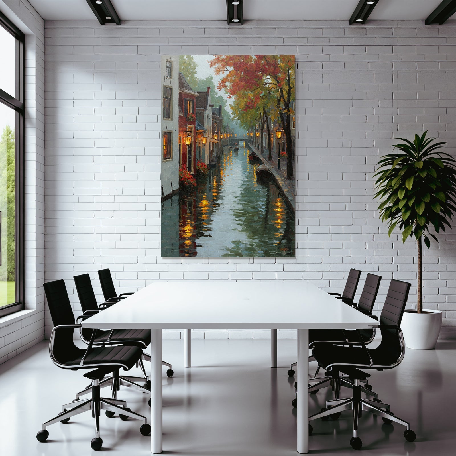 Herbstlicher Kanal Mit Beleuchteten Häusern Und Reflektionen