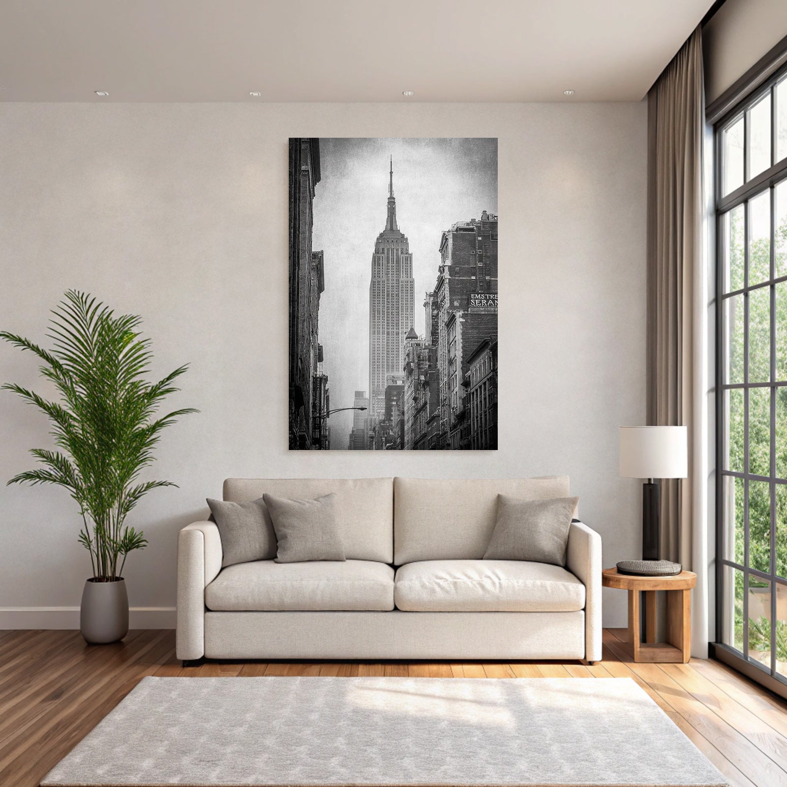 Schwarzweiss Stadtbild Mit Hohem Wolkenkratzer Im Nebel