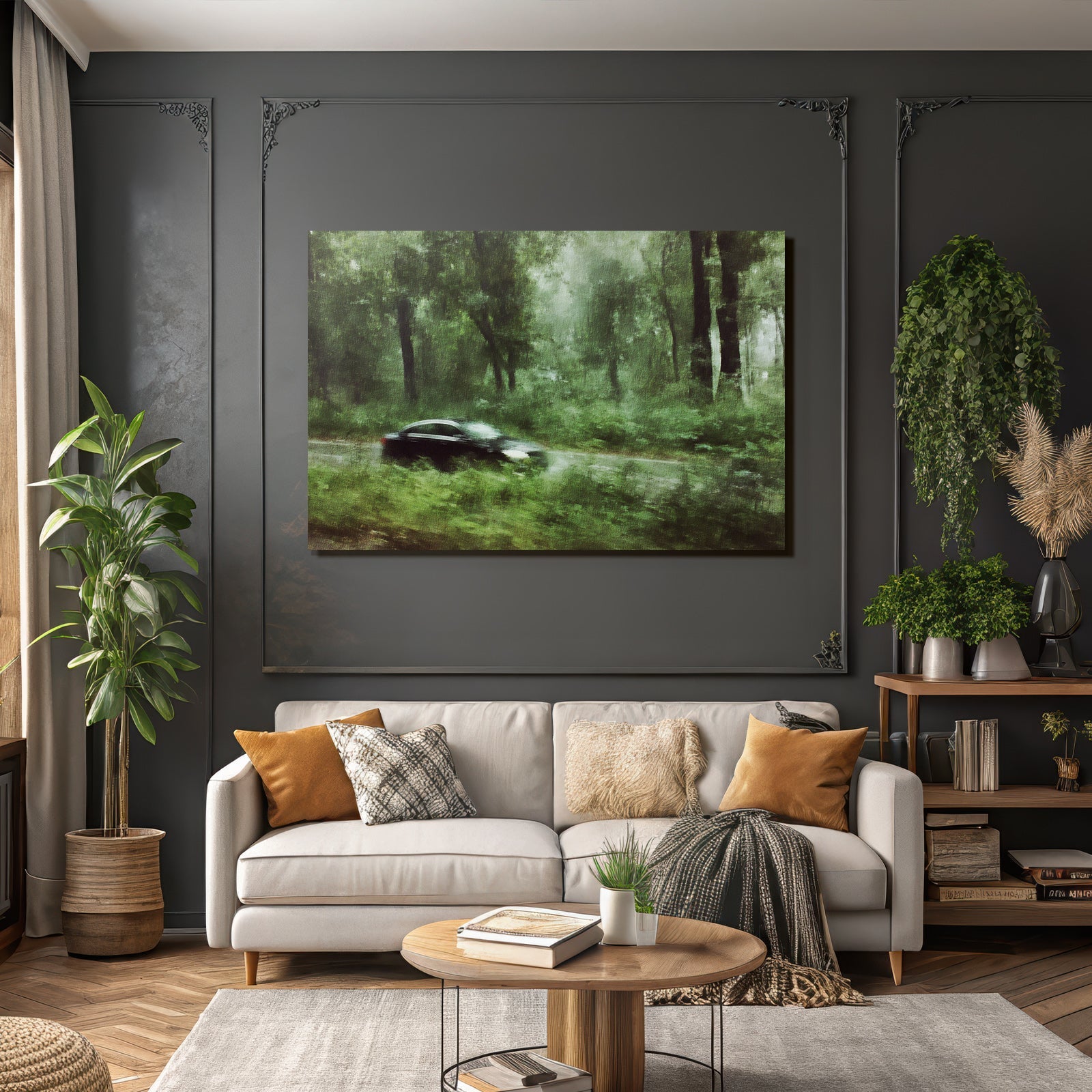 Schwarzes Auto Durch Nebligen Grünen Wald