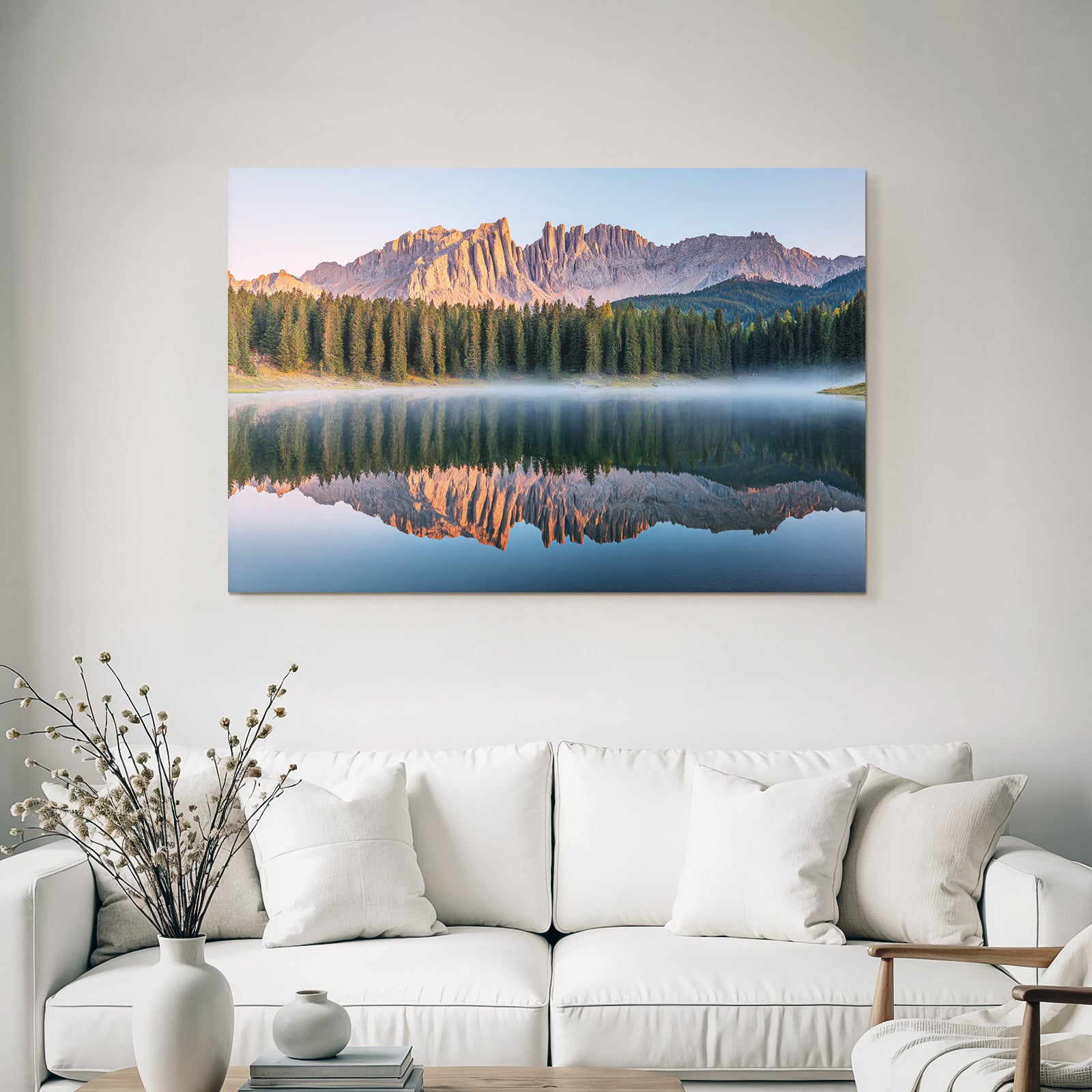 Friedliche Landschaft Reflexion Von Bergen Und Baeumen