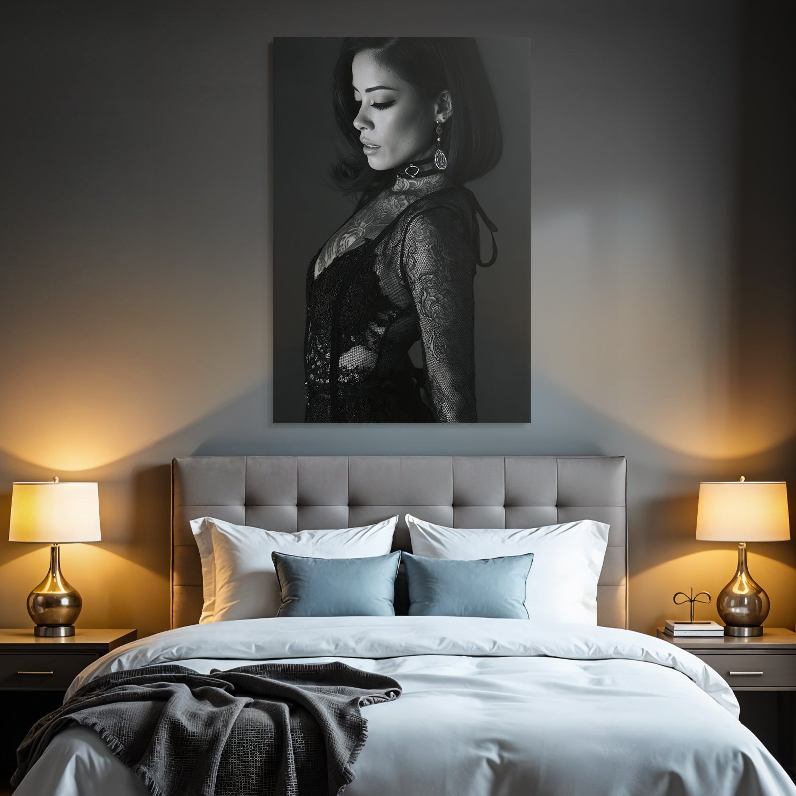 Schwarz Weisse Porträt Von Einer Frau Mit Tätowierungen Und Juwelen