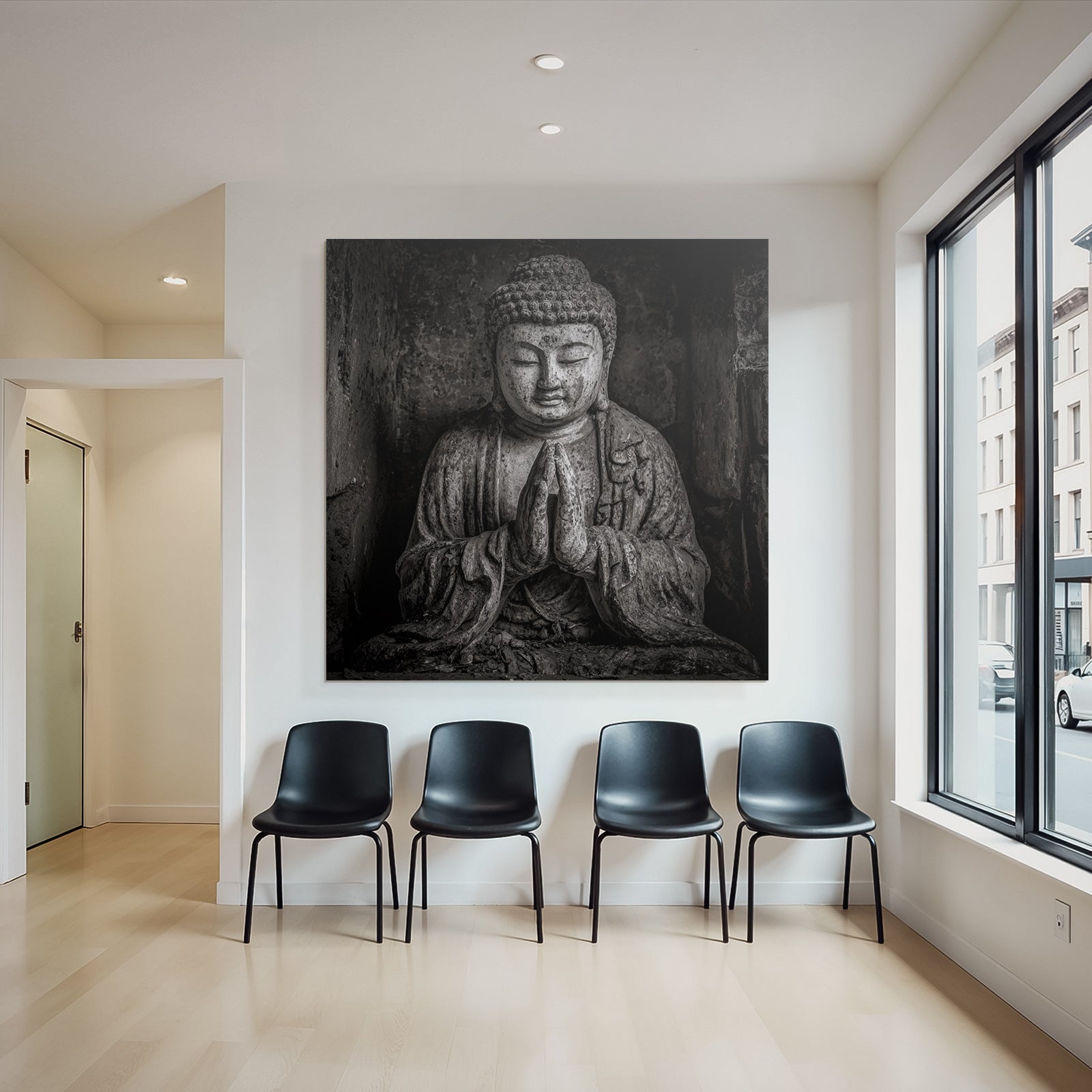 Stehender Buddhistische Statü Pray Position Monochrom