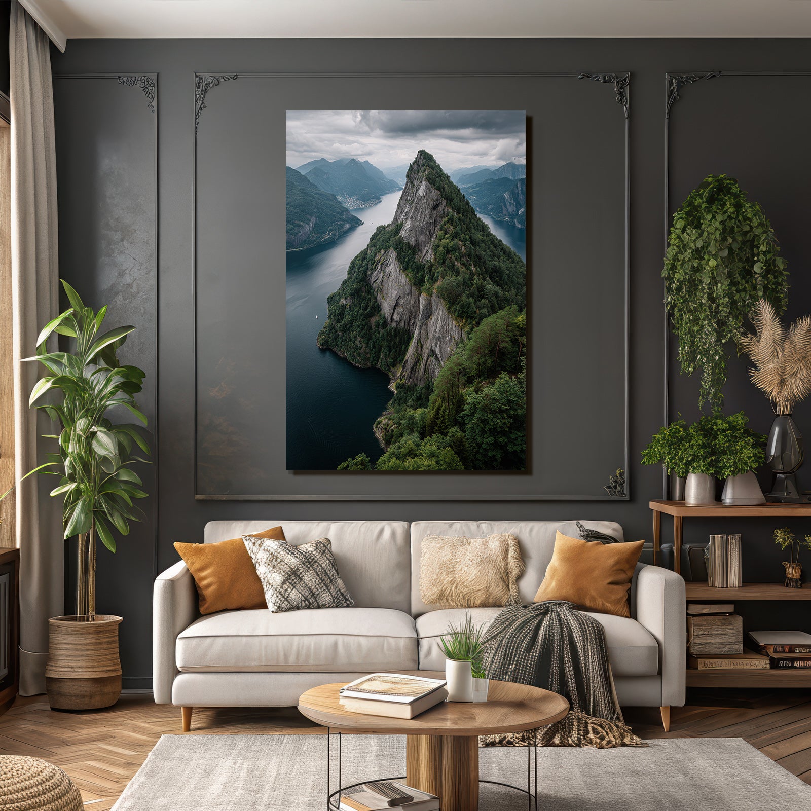 Dramatische Berglandschaft Mit Felsen Und Wasser Umgeben Von Grünem Mistiger Himmel