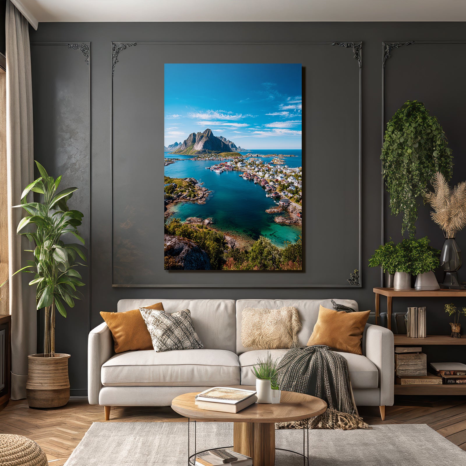 Küstenlandschaft Mit Bunten Haeusern Und Felsbergen