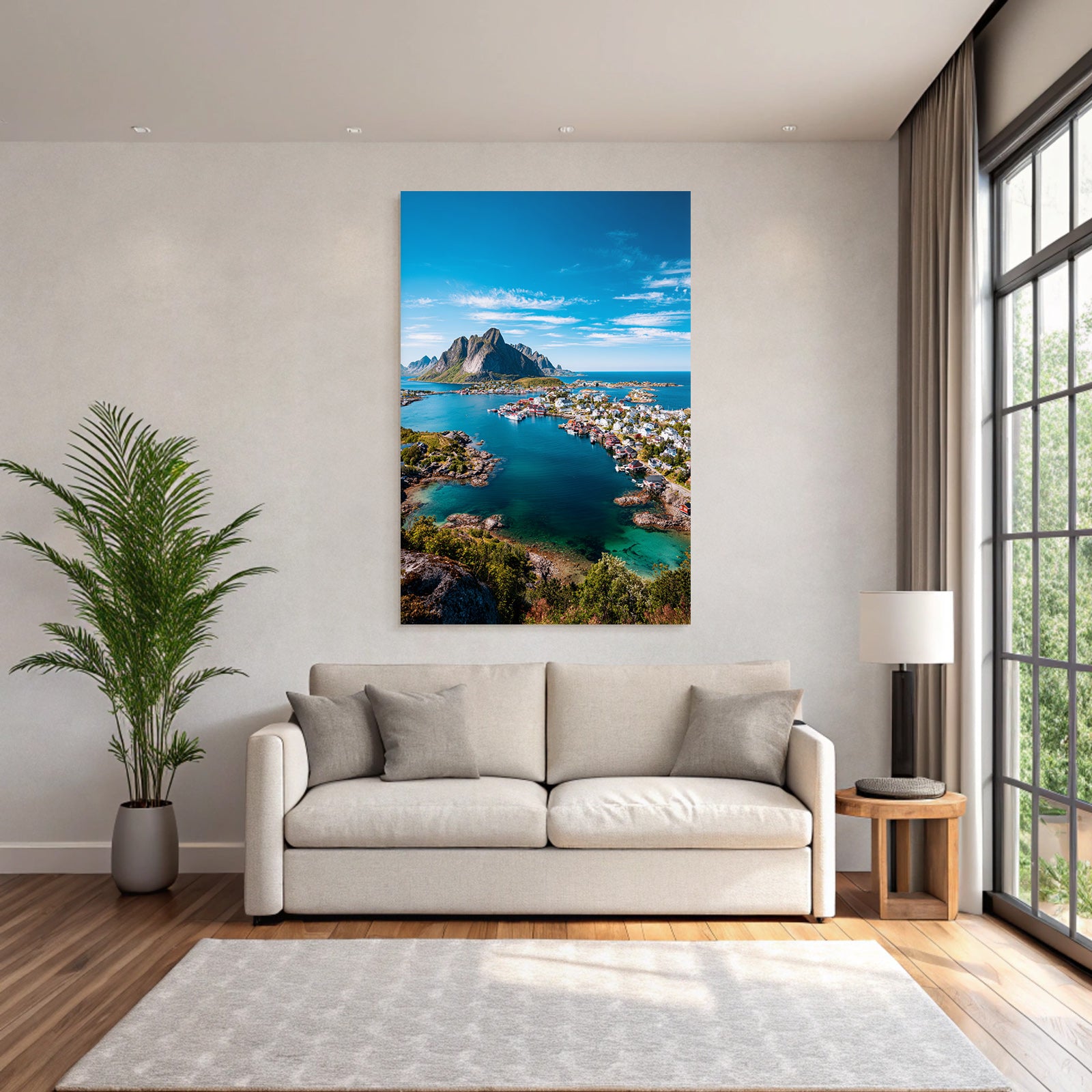 Küstenlandschaft Mit Bunten Haeusern Und Felsbergen
