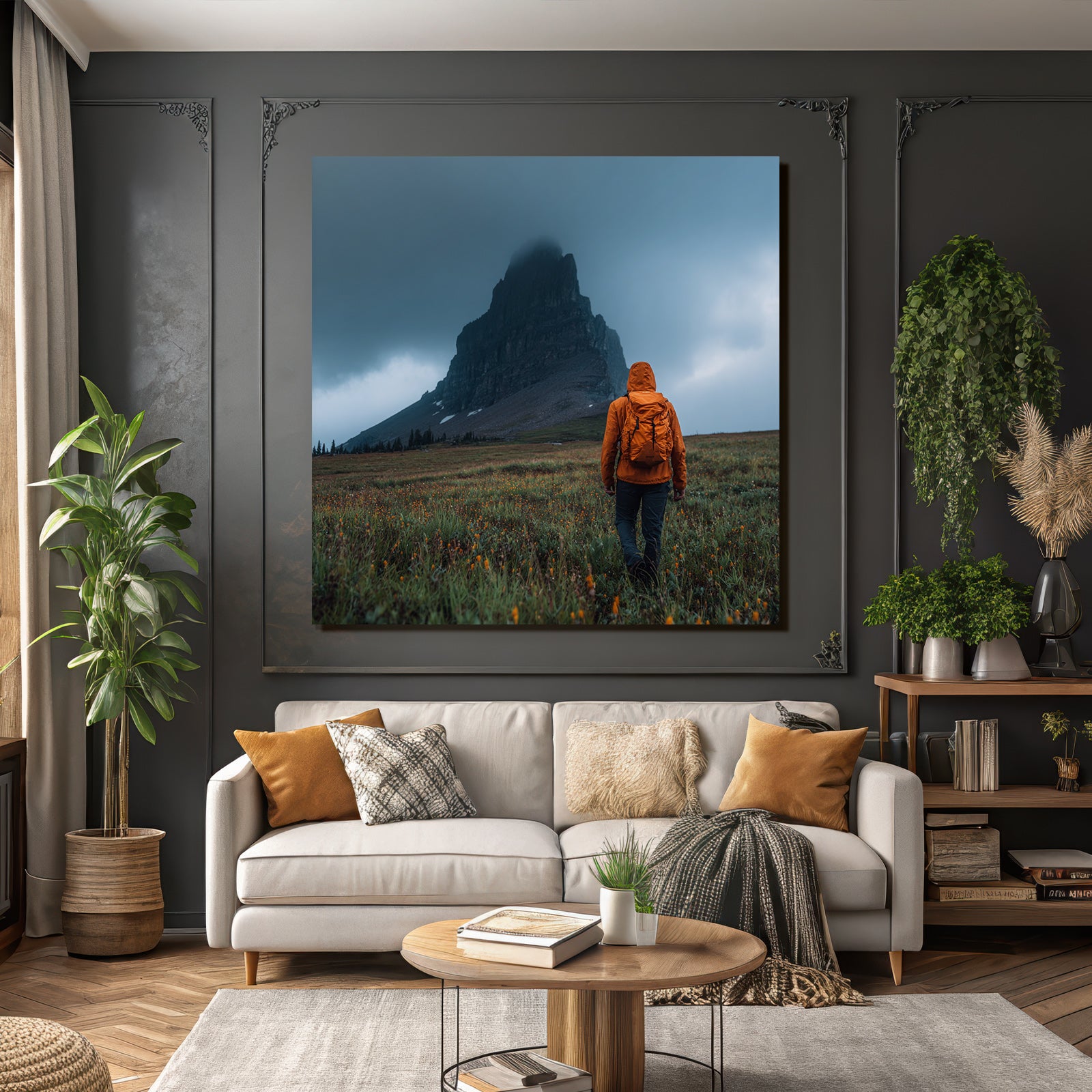 Abenteür Im Grünen Feld Mit Blumen Und Berg Im Hintergrund