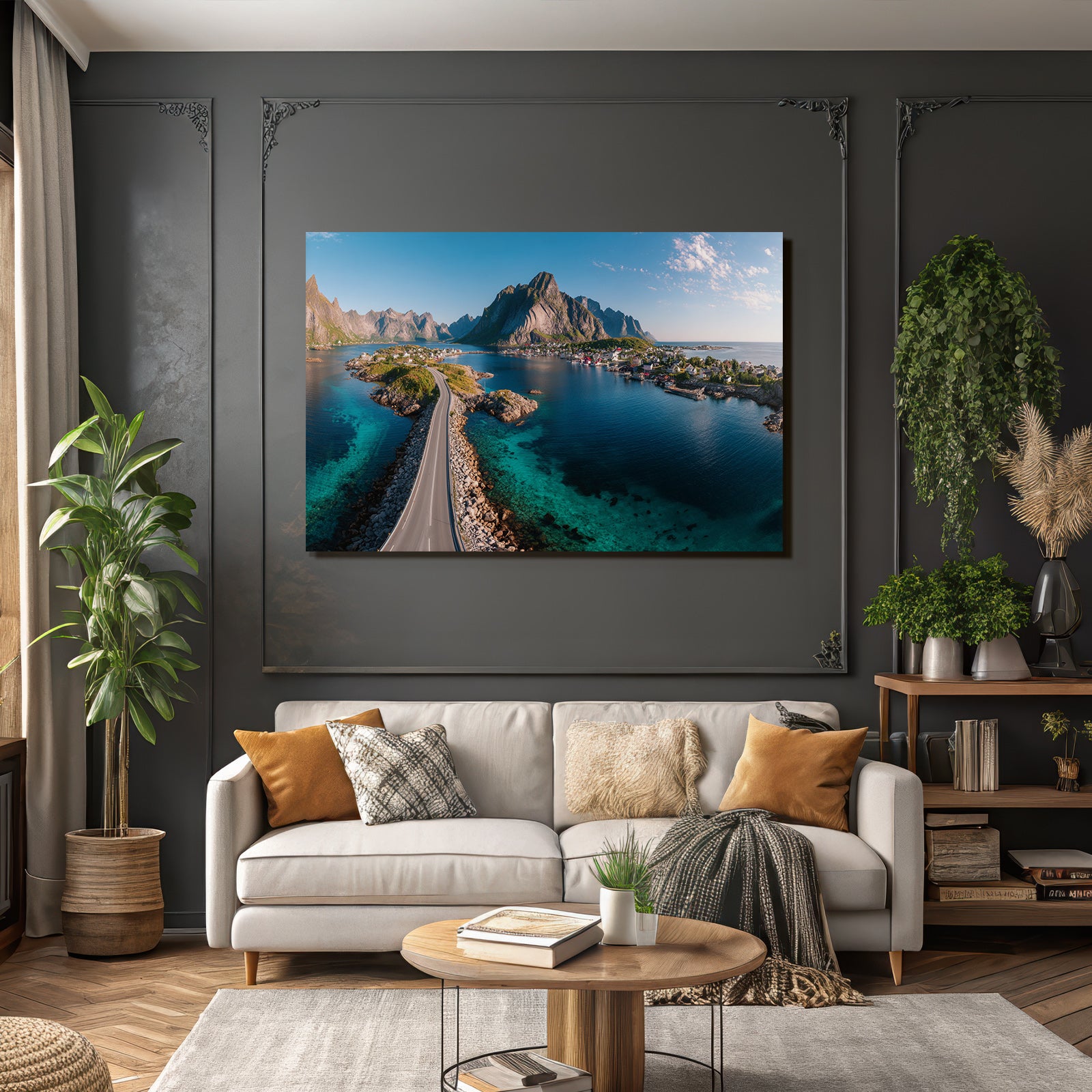 Küstenlandschaft Mit Bergen Und Türkisfarbenem Wasser