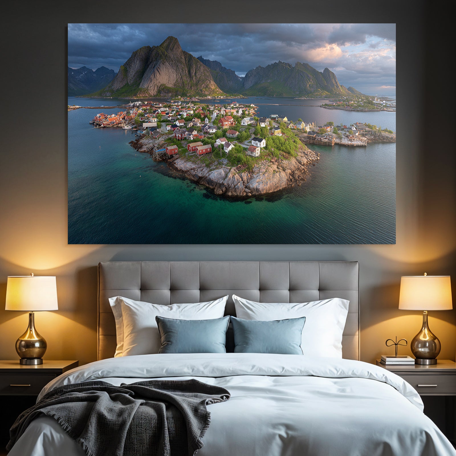Küstenlandschaft Mit Bunten Haeusern Und Insel In Norwegen