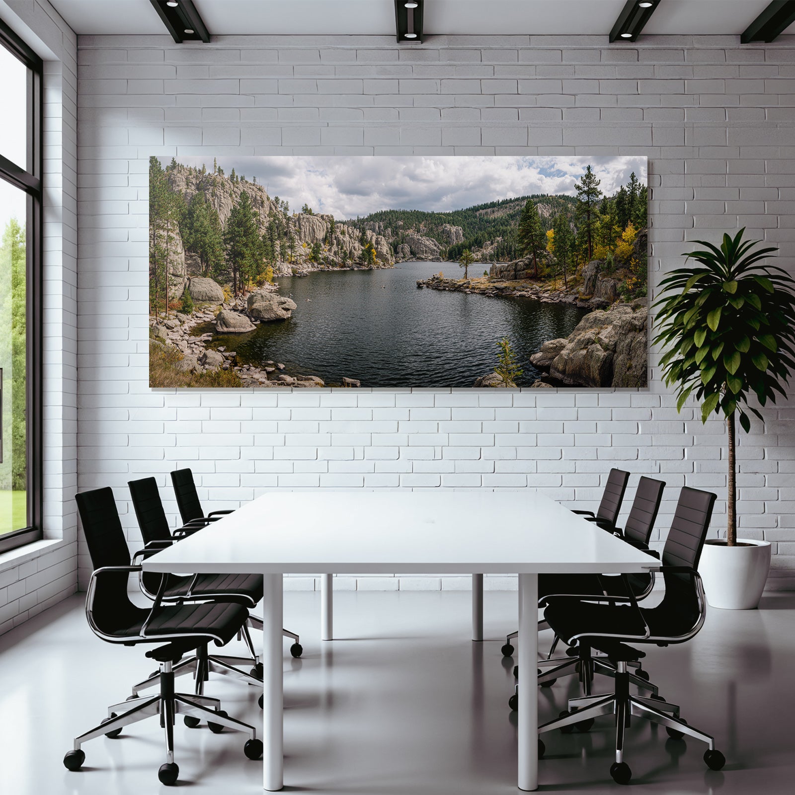 Panoramablick Ruhige Landschaft Herbstliche Fauna Wasser Klippen Tannenbaume