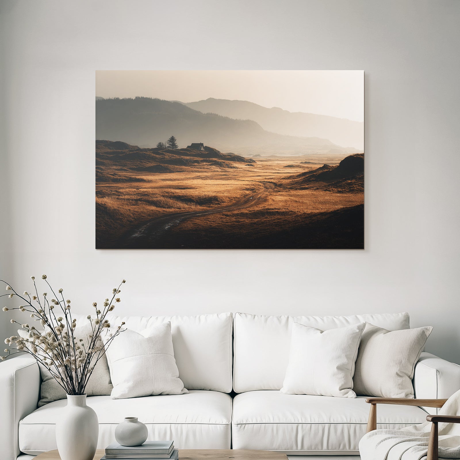 Ruhige Landschaft Mit Weg Und Haus In Goldenen Wiesen
