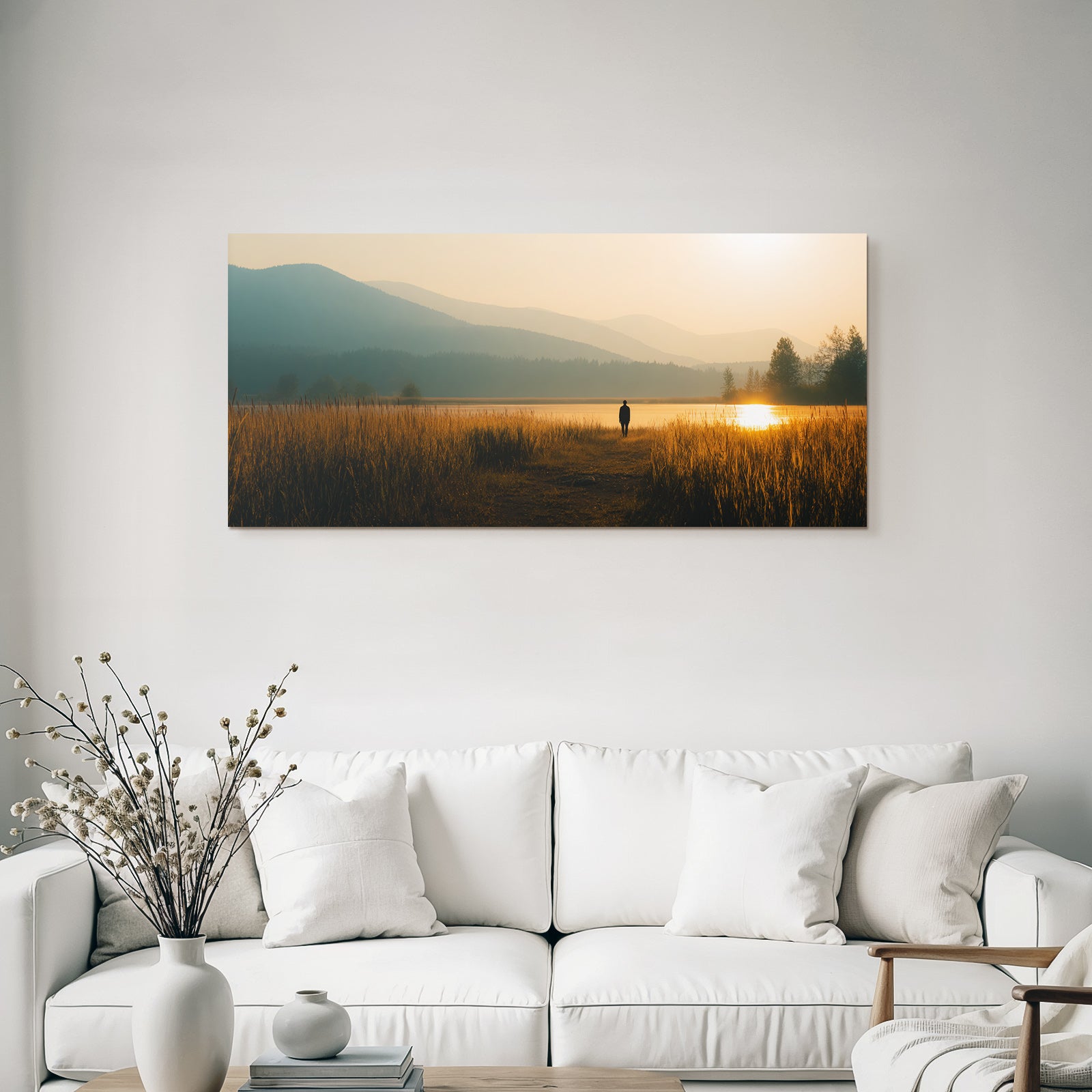 Ruhige Landschaft Person Auf Pfad Am Wasser Beim Sunset