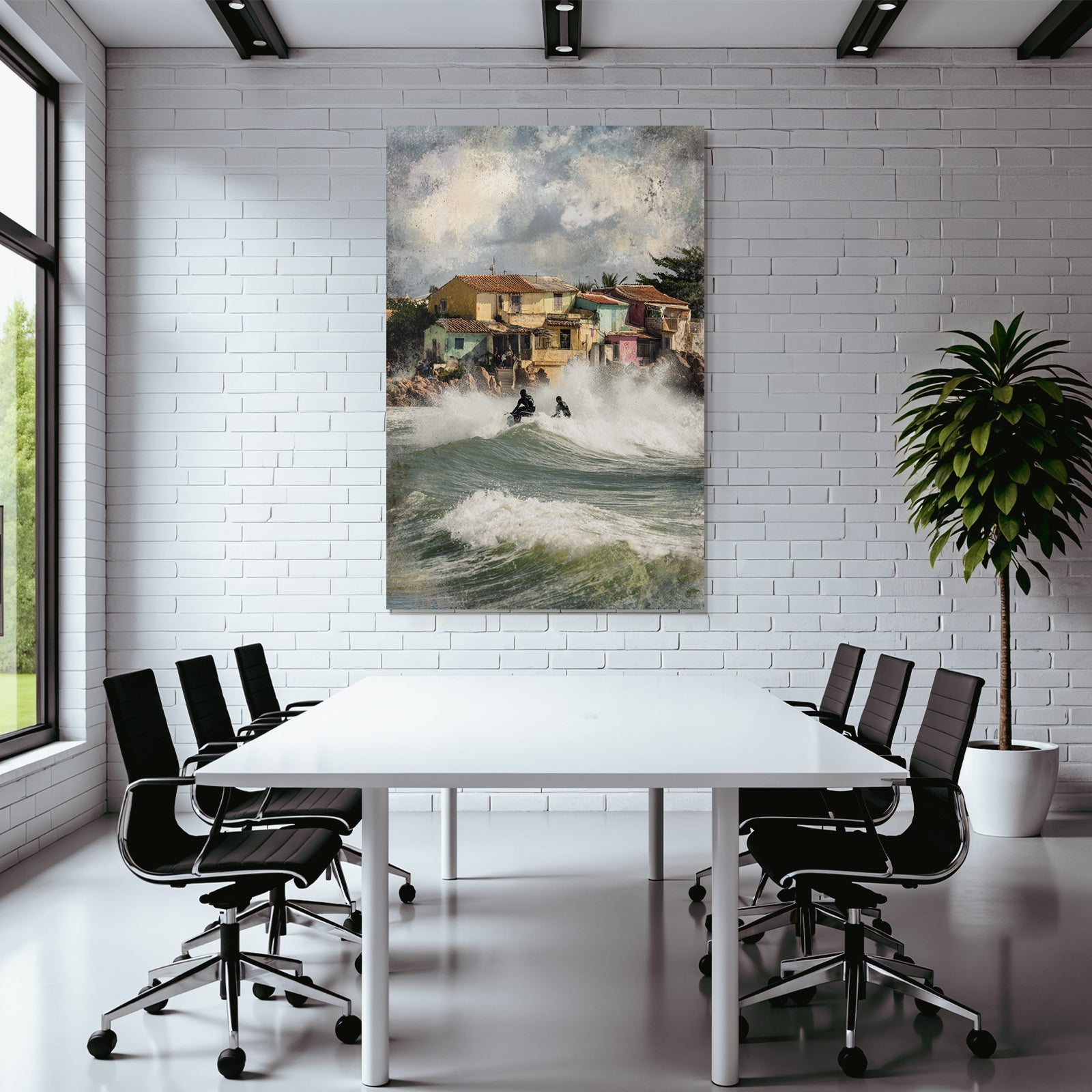 Küstenszene Surfer Und Lebendige Haeuser Mit Dramatischen Wolken