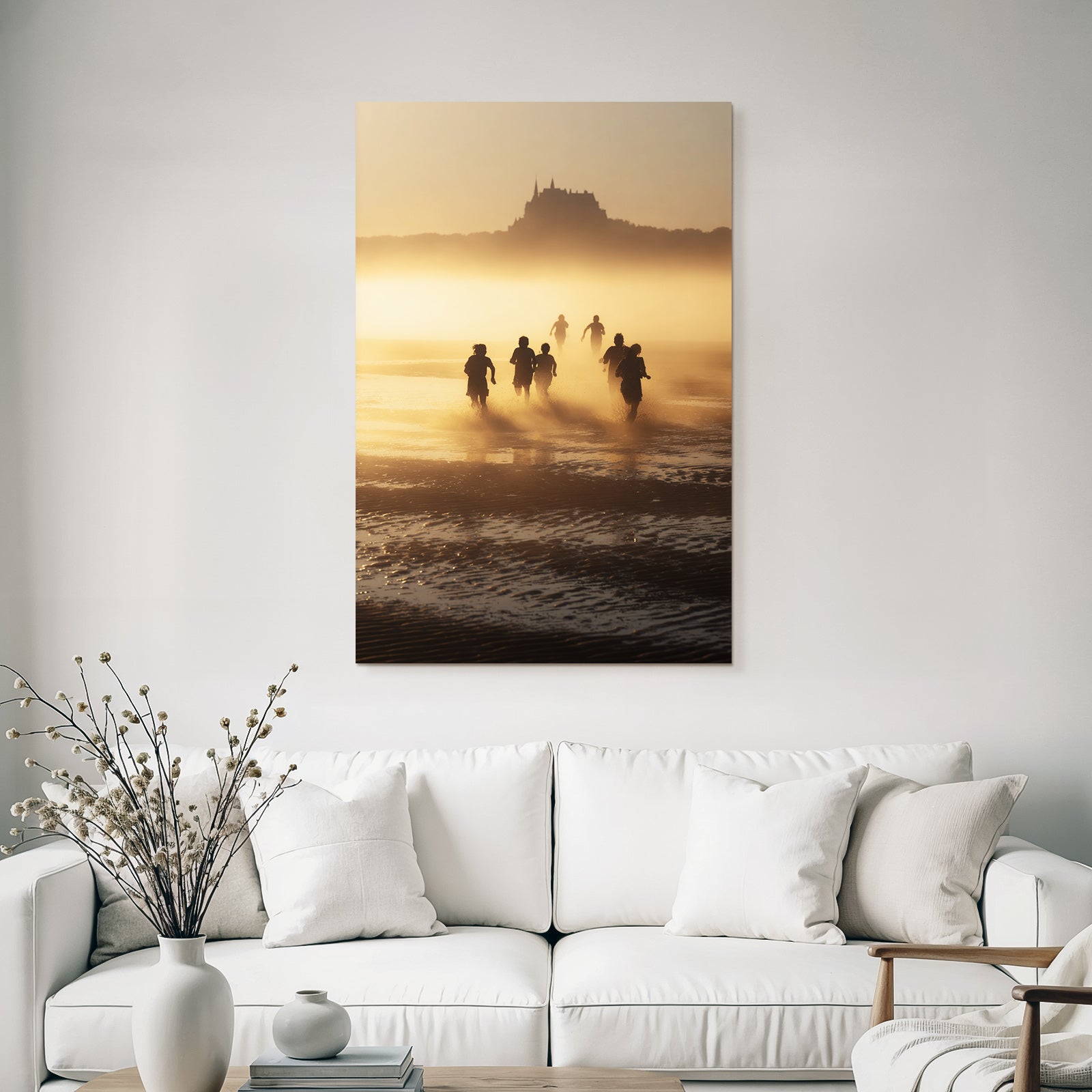 Laufende Menschen Am Strand Bei Sonnenuntergang Mit Burg Im Hintergrund