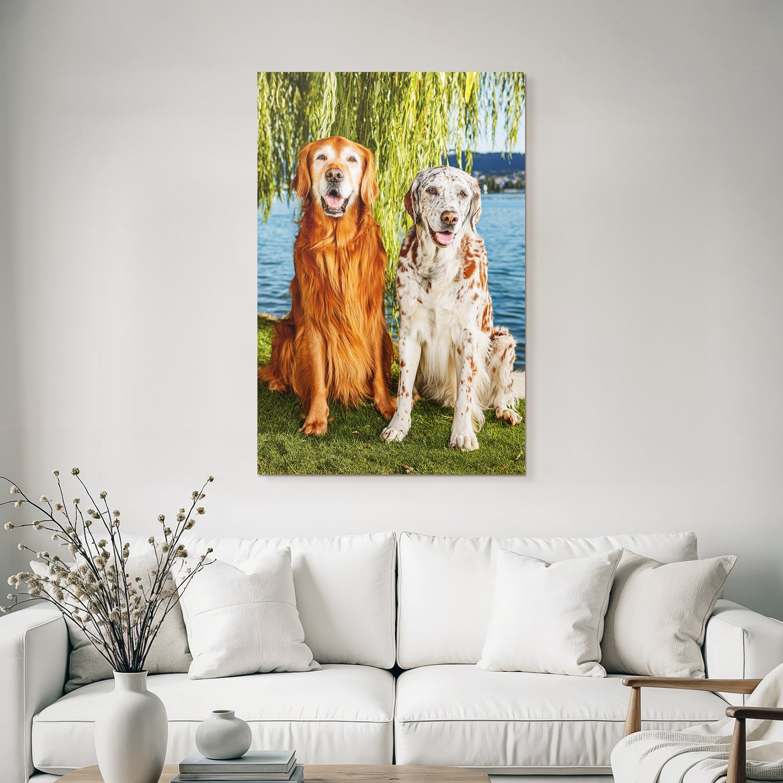 Sitzen Vor Natur Bei Wasser Goldener Und Weisser Fell Mit Braunen Flecken