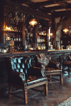 Elegante Lounge Mit Leder Stühlen Und Holzbar | Bars Cafes Theater Bibliotheken | Architektur