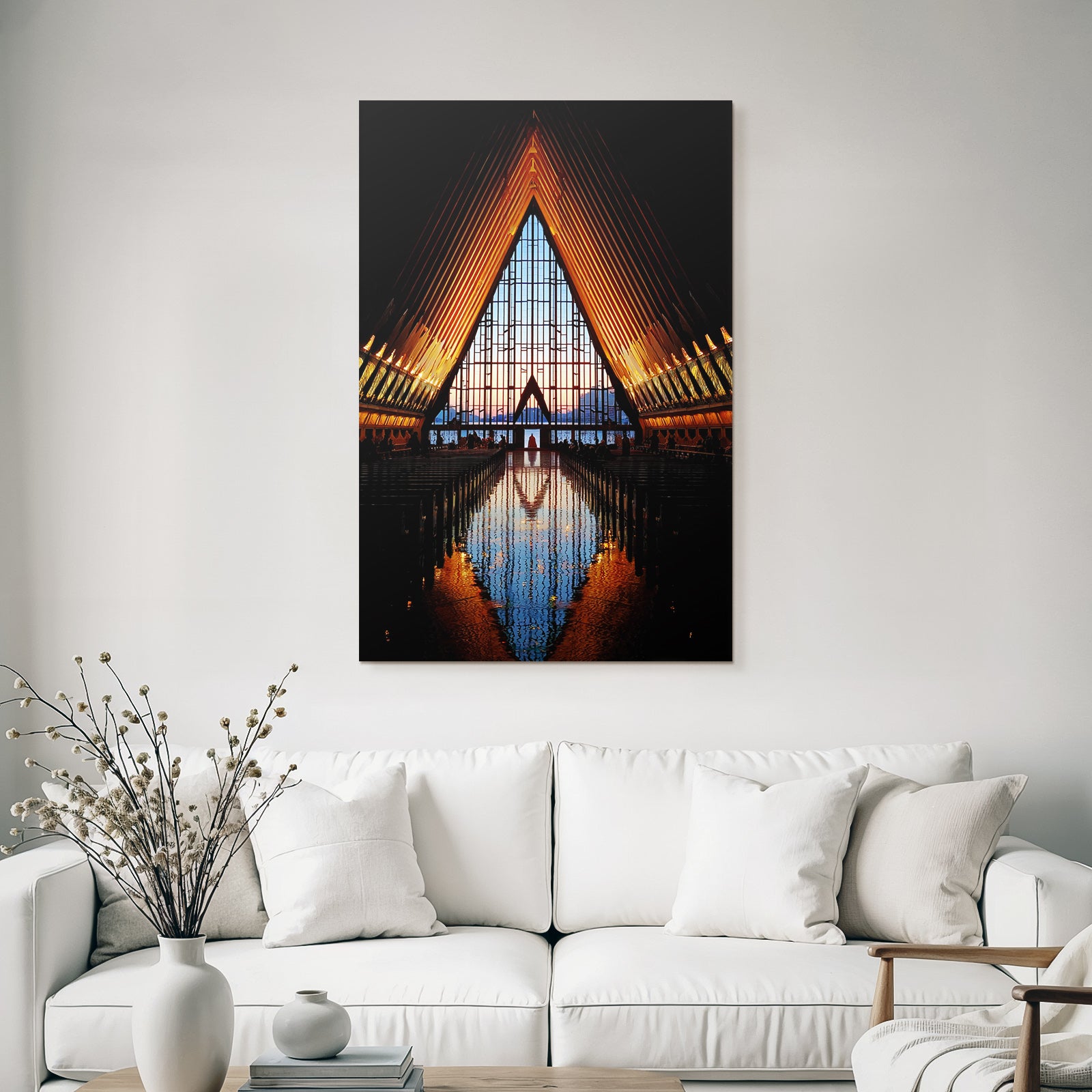 Moderne Moderne Kirche With Triangular Window And Sunset Reflection