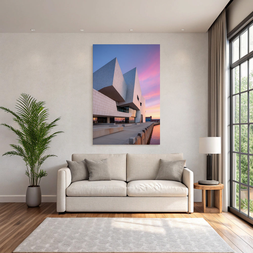 Moderne Moderne Mit Eckigen Formen Facade Und Wasser Im Hintergrund Sunset