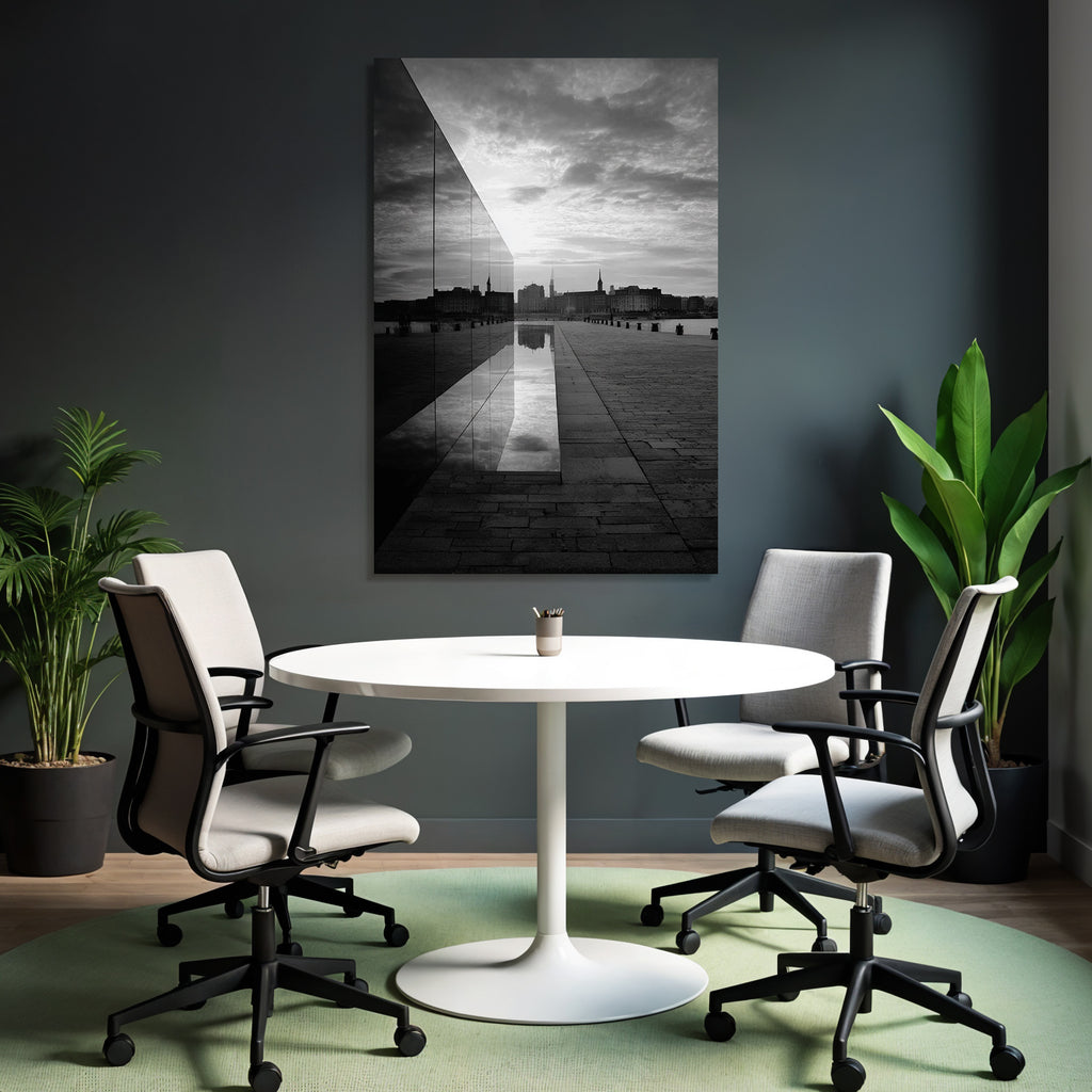 Moderne Symmetrische Reflexion Von Gebäuden Und Himmel
