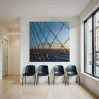 Moderne Geometrische Glaskonstruktion Im Sonnenuntergang Mit Stadtansicht