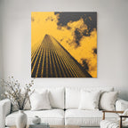 Moderne Hochhaus Aus Der Perspektive In Orange Und Schwarz Mit Wolken