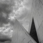 Moderne Moderne Scharfe Winkel Minimalistisches Design Cloudy Sky | Moderne Architektur | Architektur