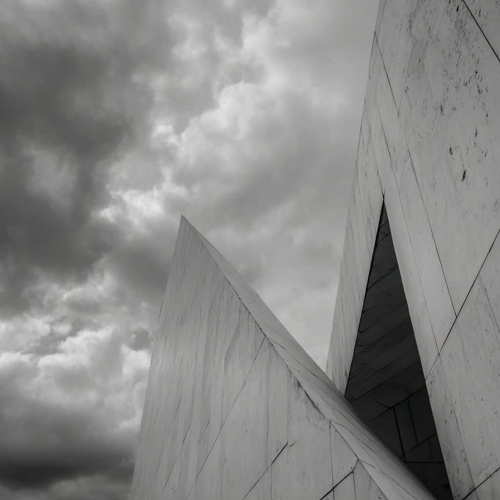 Moderne Moderne Scharfe Winkel Minimalistisches Design Cloudy Sky | Moderne Architektur | Architektur