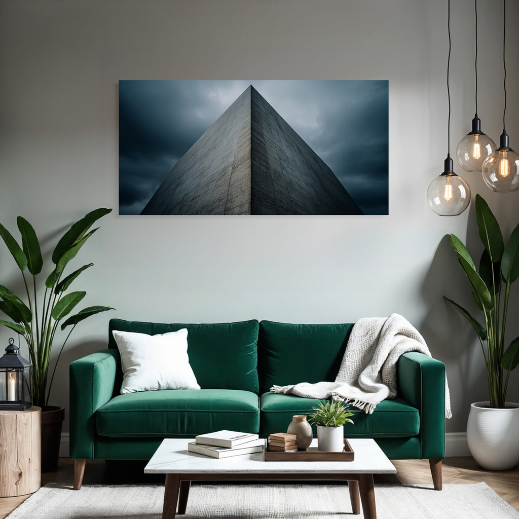 Moderne Grosses Geometrisches Betonbauwerk Im Moodigen Himmel