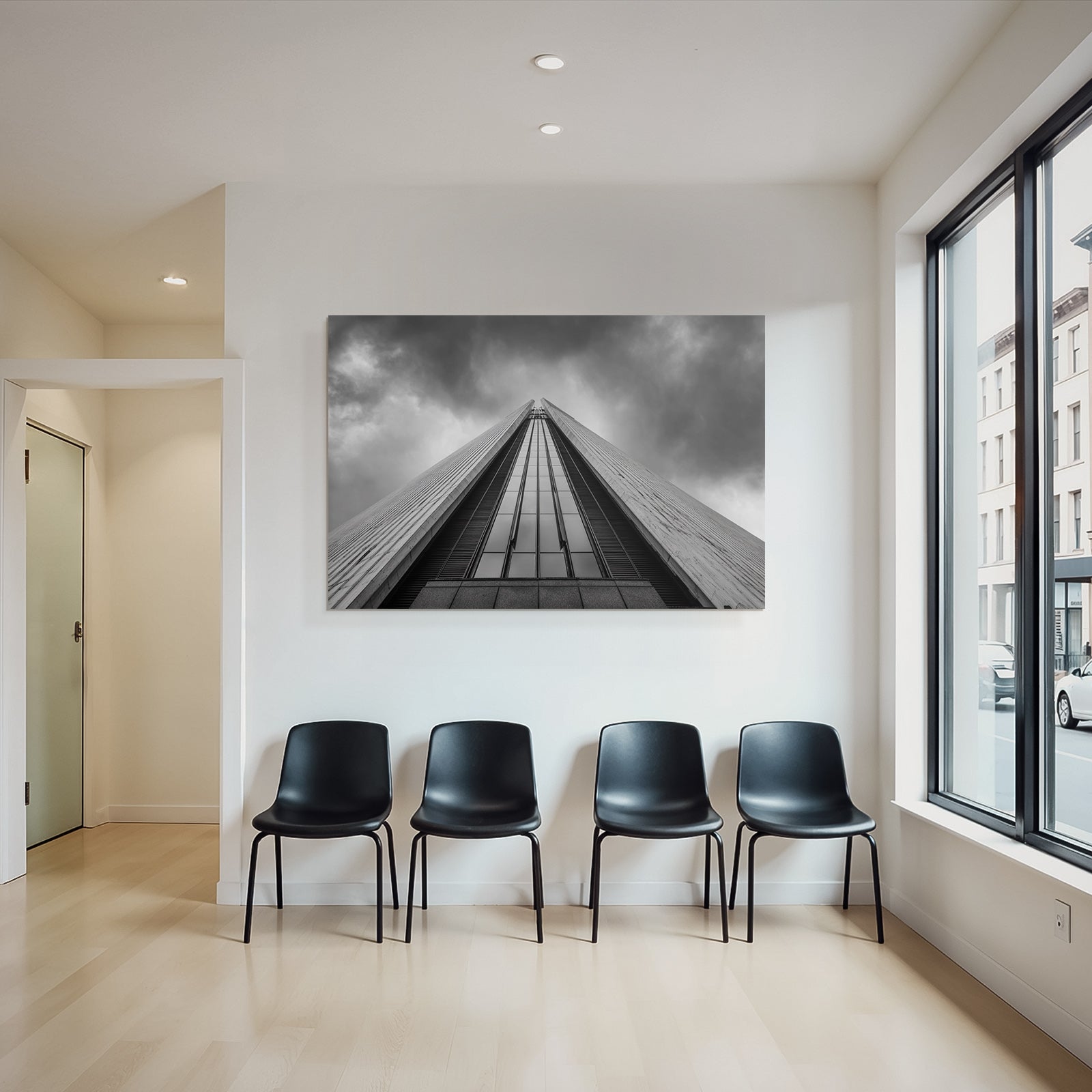 Moderne Hochhaus Unter Dramatischem Himmel Sw