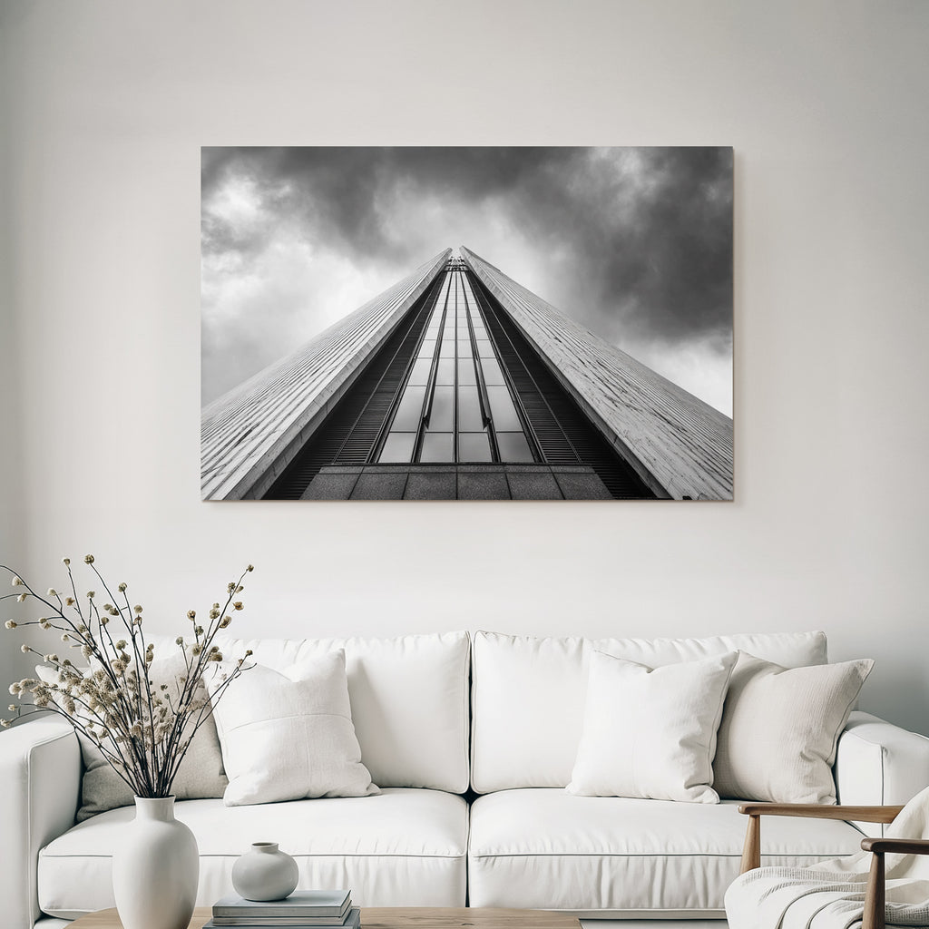 Moderne Hochhaus Unter Dramatischem Himmel Sw