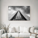 Moderne Hochhaus Unter Dramatischem Himmel Sw