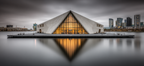 Moderne Moderne Auf Wasser Mit Stadtansicht Triangulares Gebaude | Moderne Architektur | Architektur