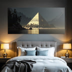 Moderne Pyramide Im Licht In Der Natur Mit See Und Bergen