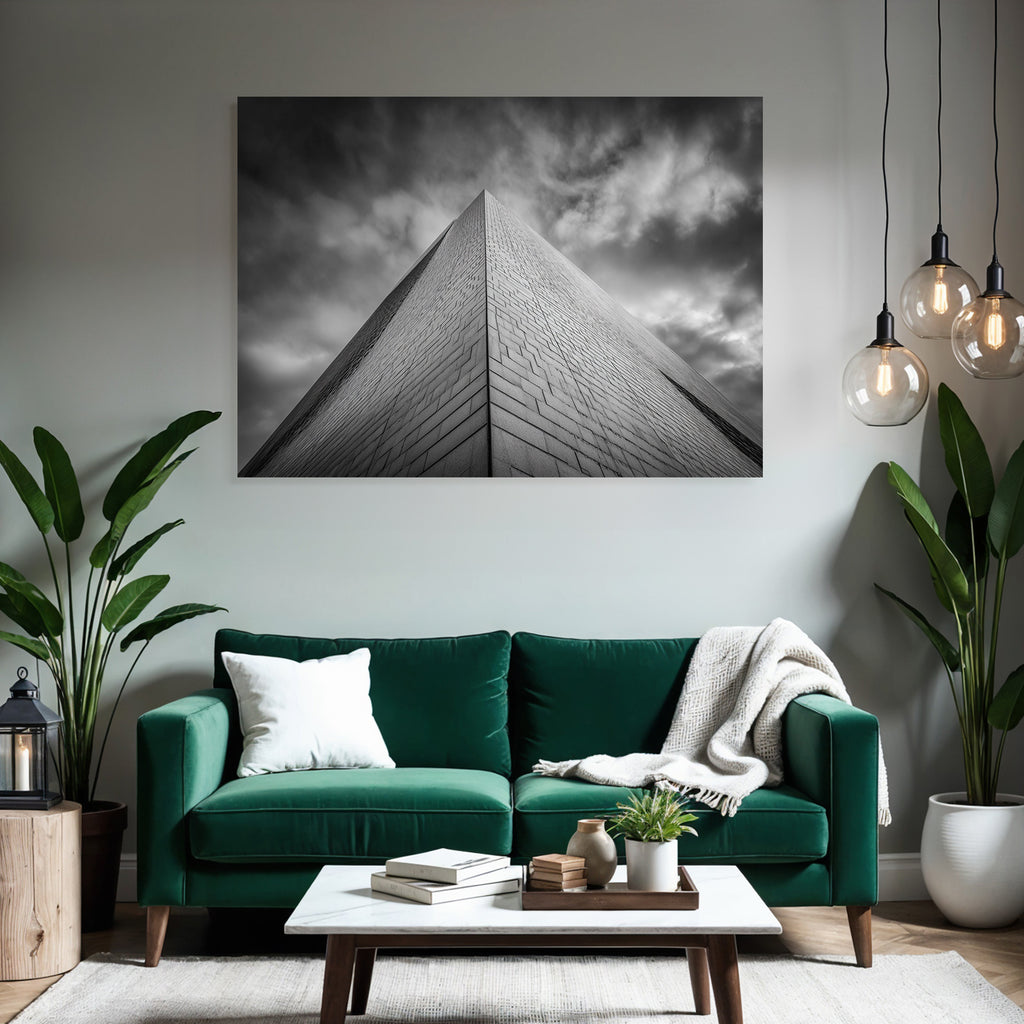 Moderne Struktur Mit Scharfem Winkel Im Monochromen Stil Unterdramatischem Himmel