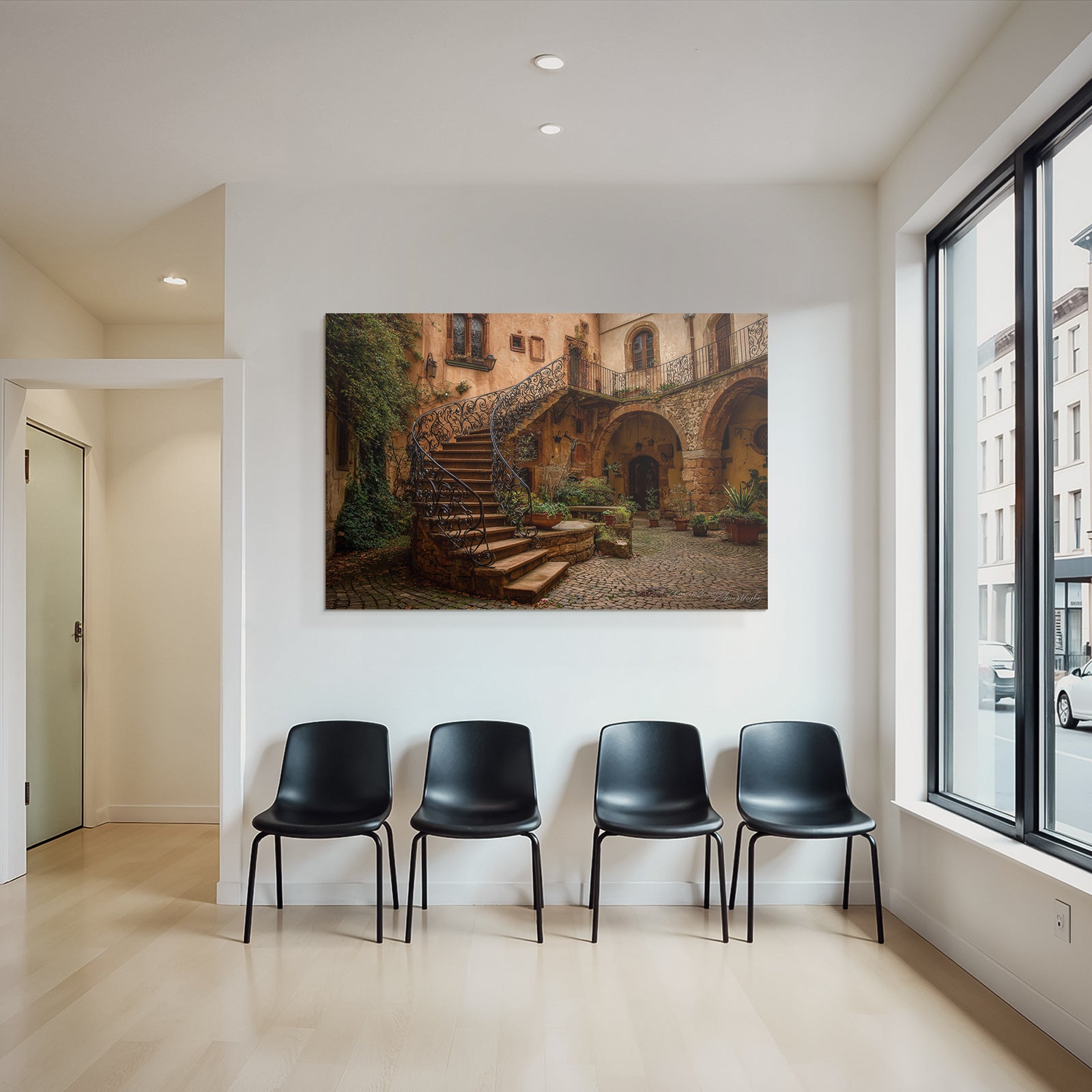 Charmanter Innenhof Mit Spiraltreppe Und W Lettert Journal Appel Plantzen