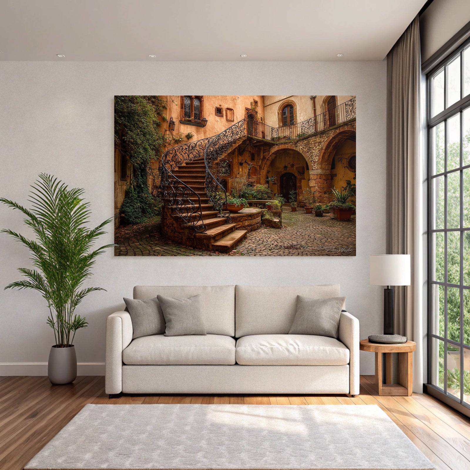 Charmanter Innenhof Mit Spiraltreppe Und W Lettert Journal Appel Plantzen
