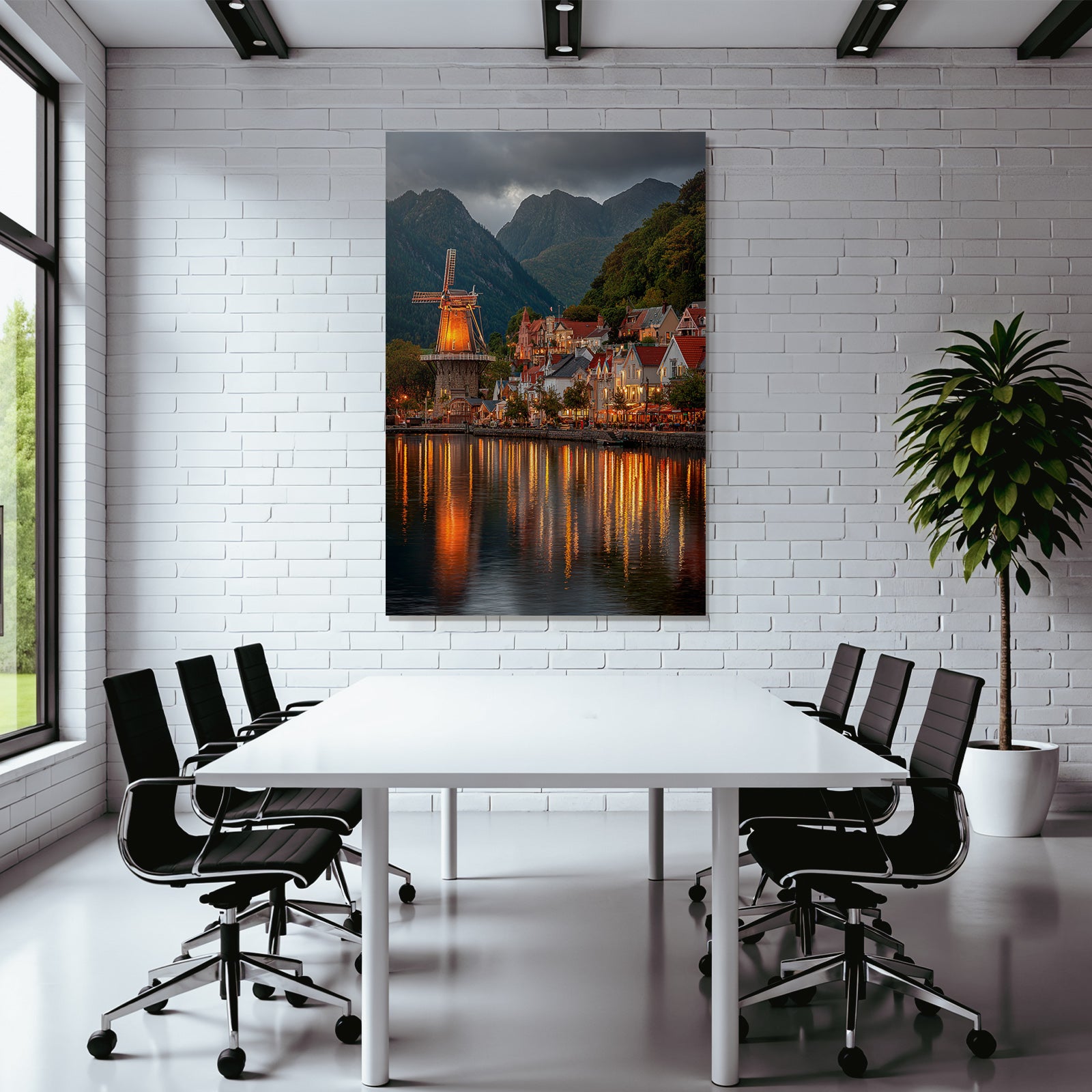 Malerische Wasserfront Haus Reihe Mühle Berge Twilight