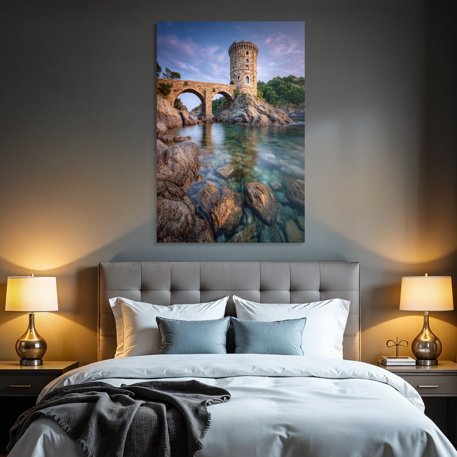 Steinturm Und Bogenbrücke Am Wasser Im Tranquilen Natursetting