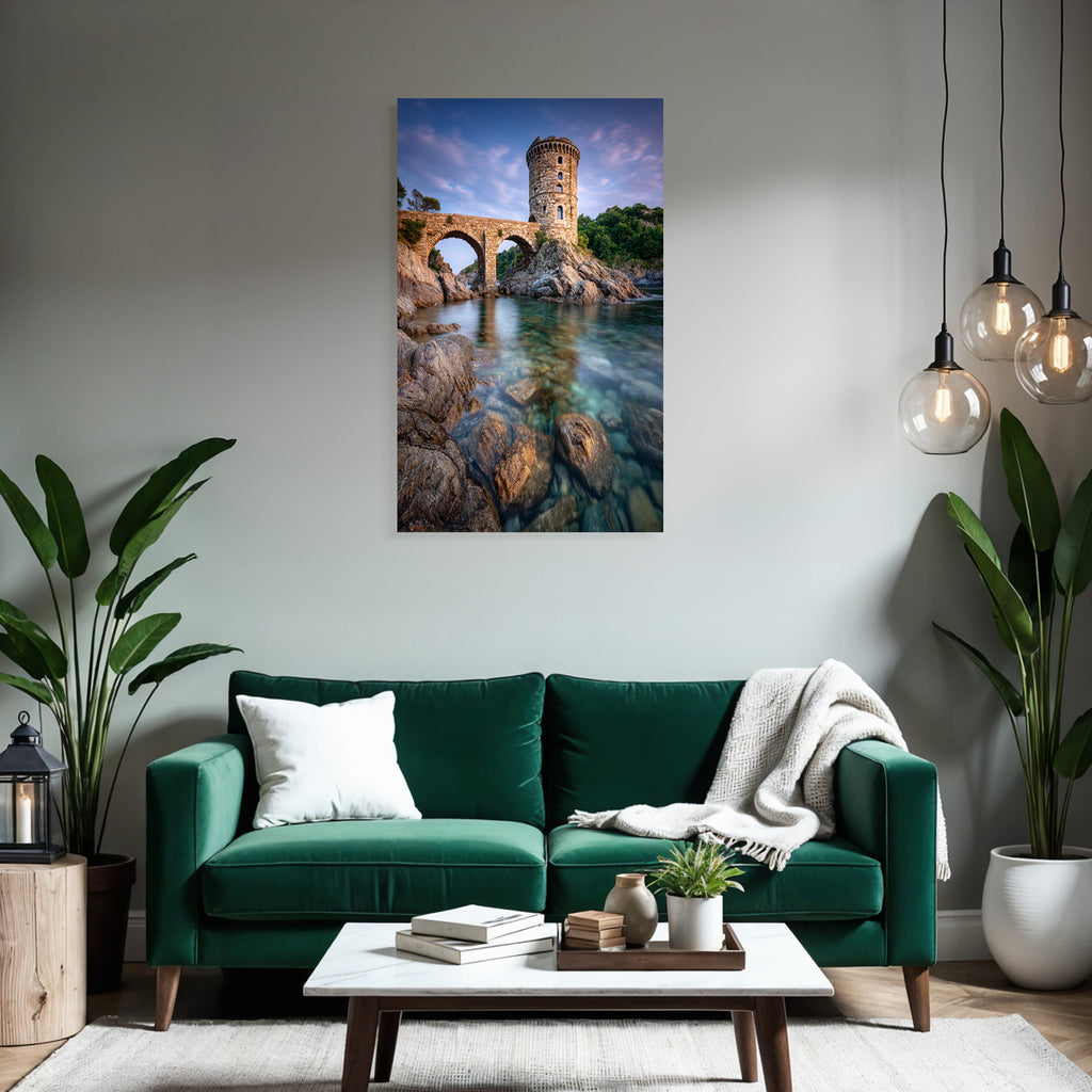 Steinturm Und Bogenbrücke Am Wasser Im Tranquilen Natursetting