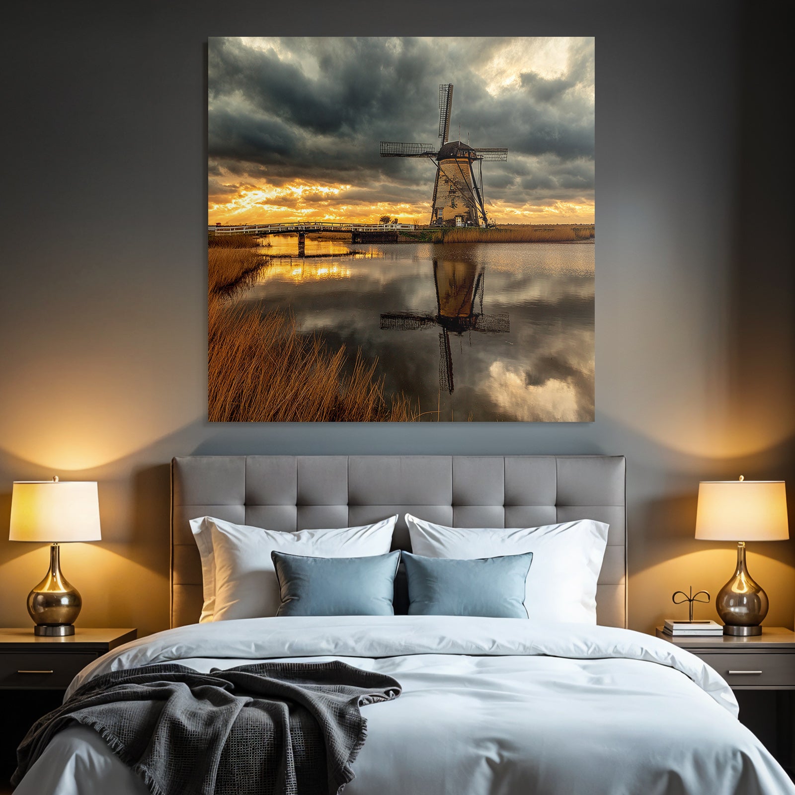 Traditionelle Windmühle Am Wasser Bei Sonnenuntergang