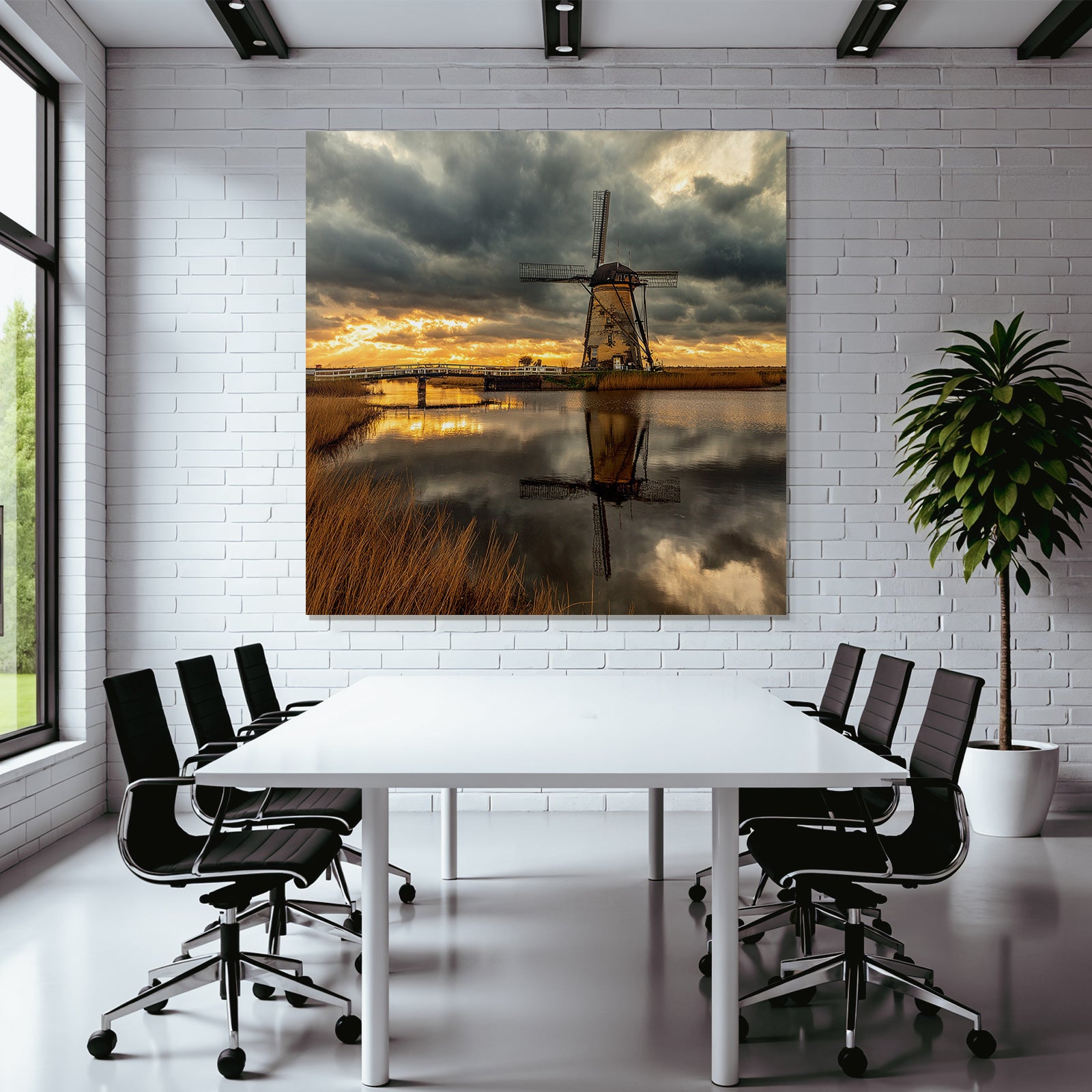 Traditionelle Windmühle Am Wasser Bei Sonnenuntergang
